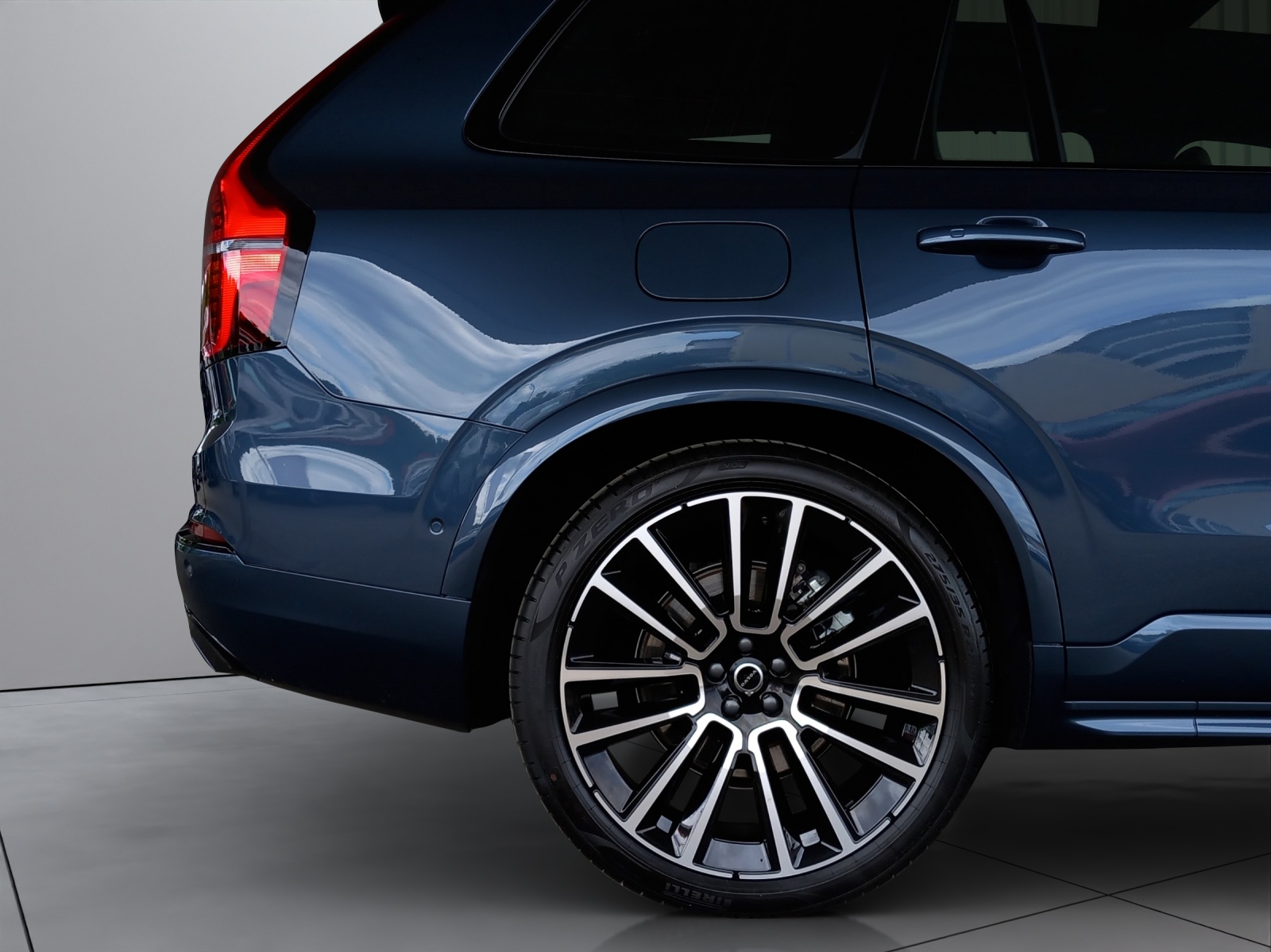 VOLVO XC90 2.0 T8 TE Ultra Dark eAWD-image-8