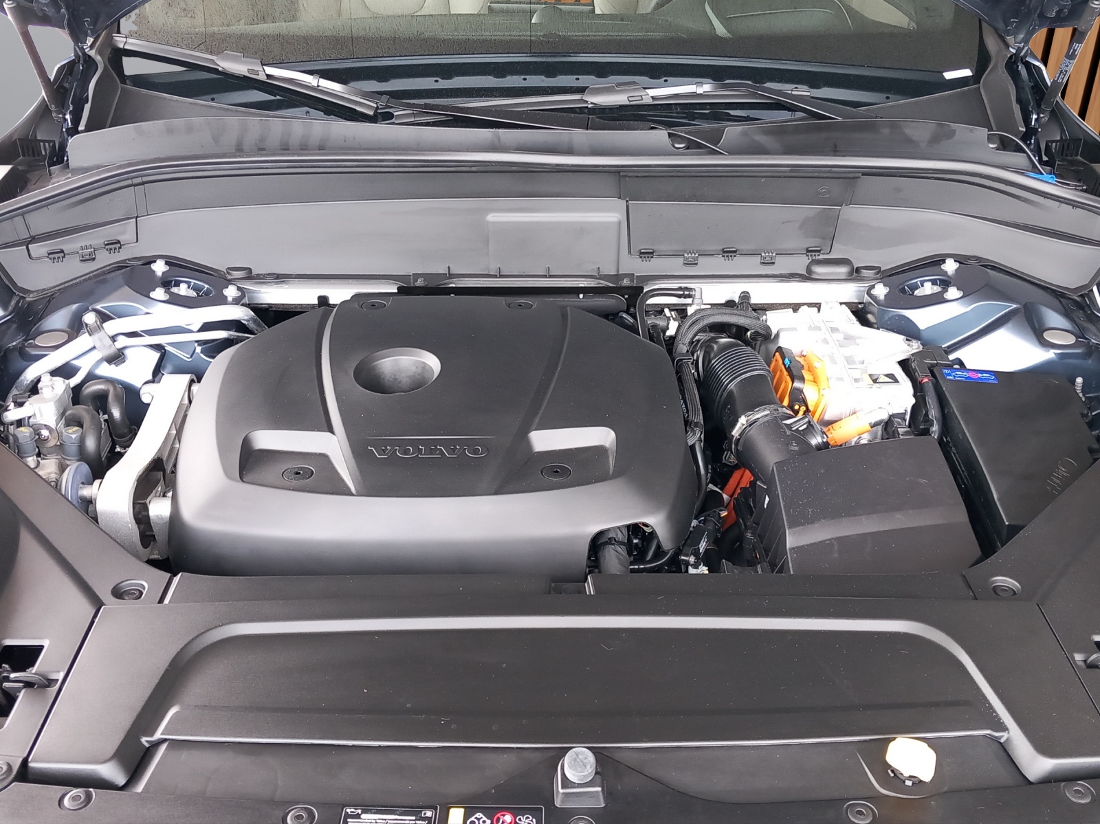 VOLVO XC90 2.0 T8 TE Ultra Dark eAWD-image-24