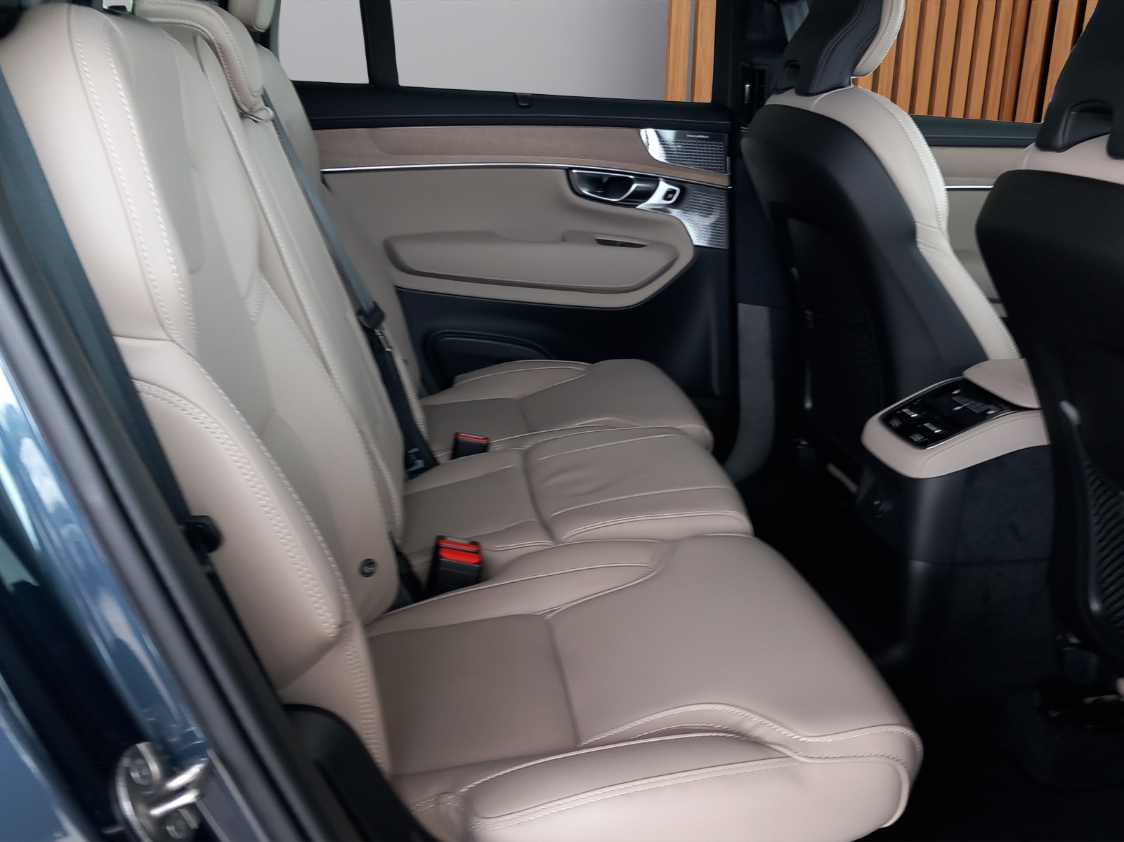 VOLVO XC90 2.0 T8 TE Ultra Dark eAWD-image-14