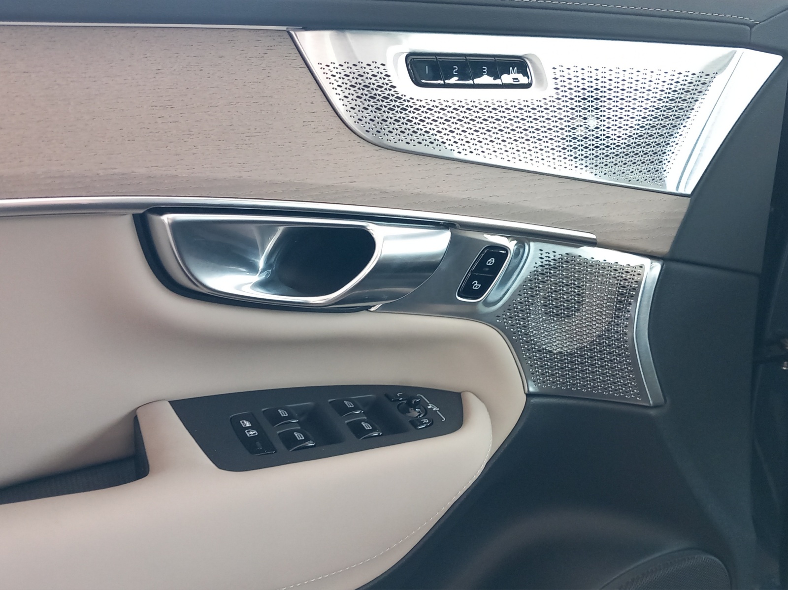 VOLVO XC90 2.0 T8 TE Ultra Dark eAWD-image-22