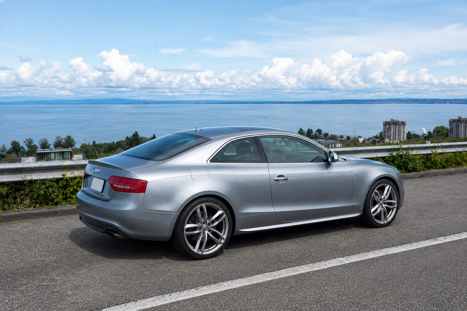 AUDI 4.2 V8 FSI quattro T-Tronic-image-0