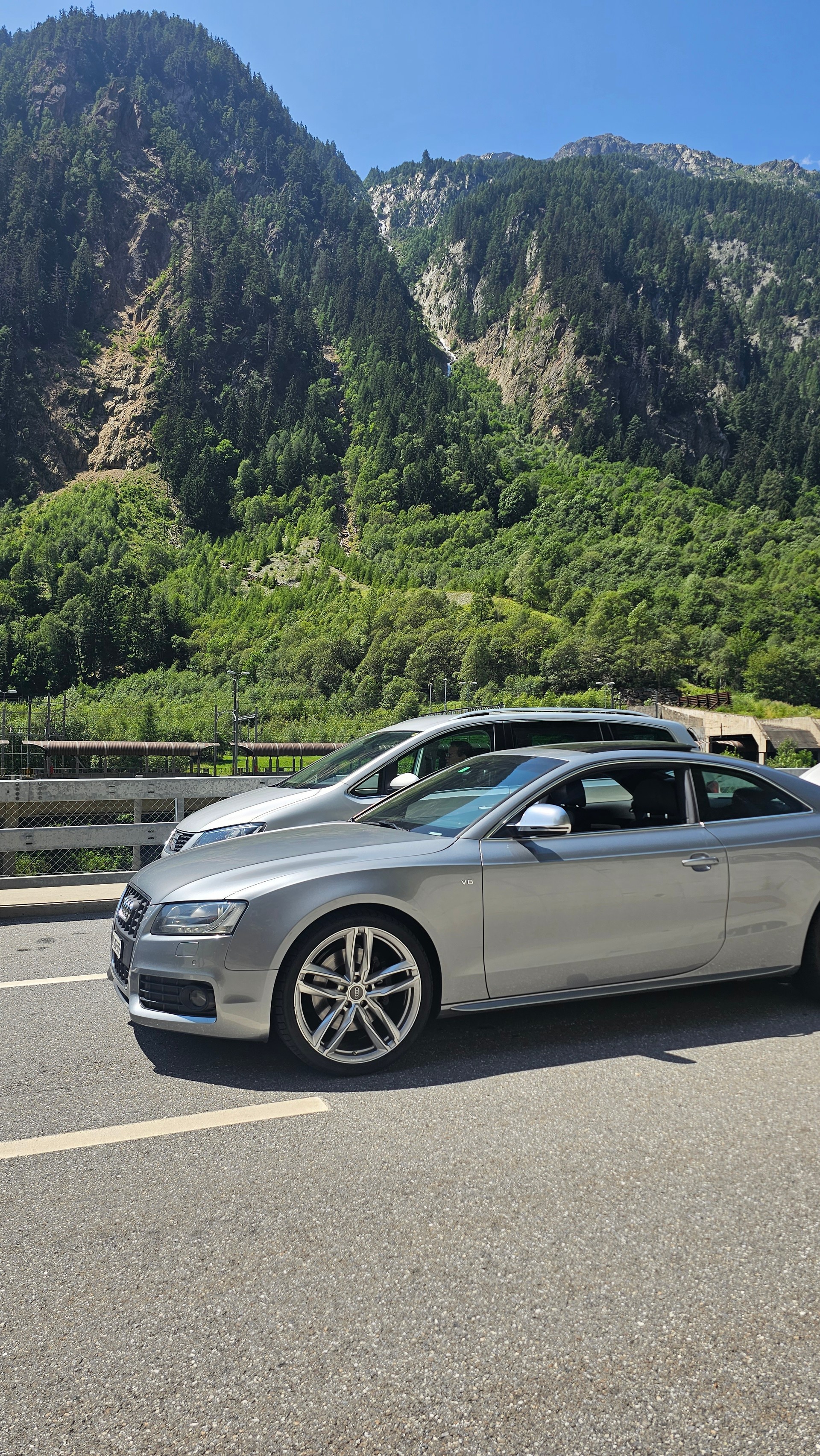 AUDI 4.2 V8 FSI quattro T-Tronic-image-4