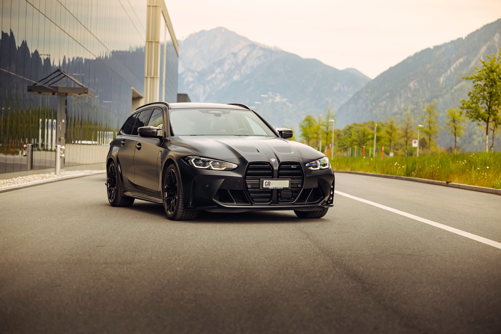 BMW M3 Competition xDrive-image-5