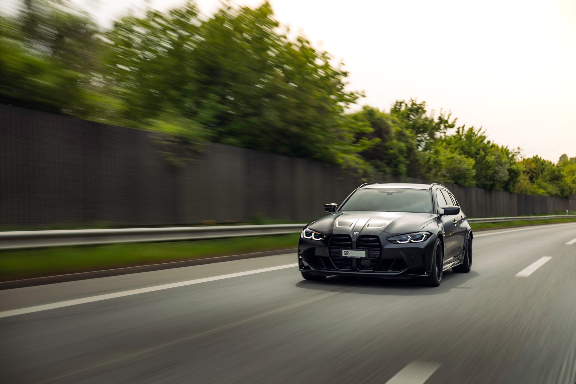 BMW M3 Competition xDrive-image-4
