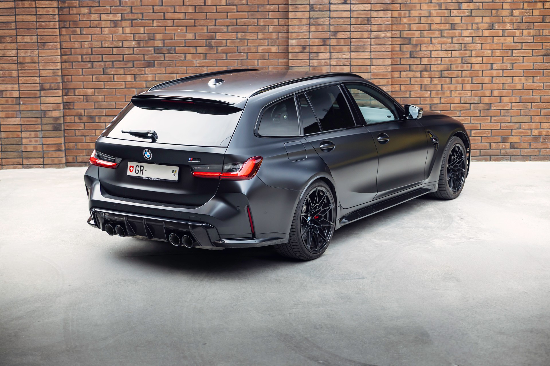 BMW M3 Competition xDrive-image-2