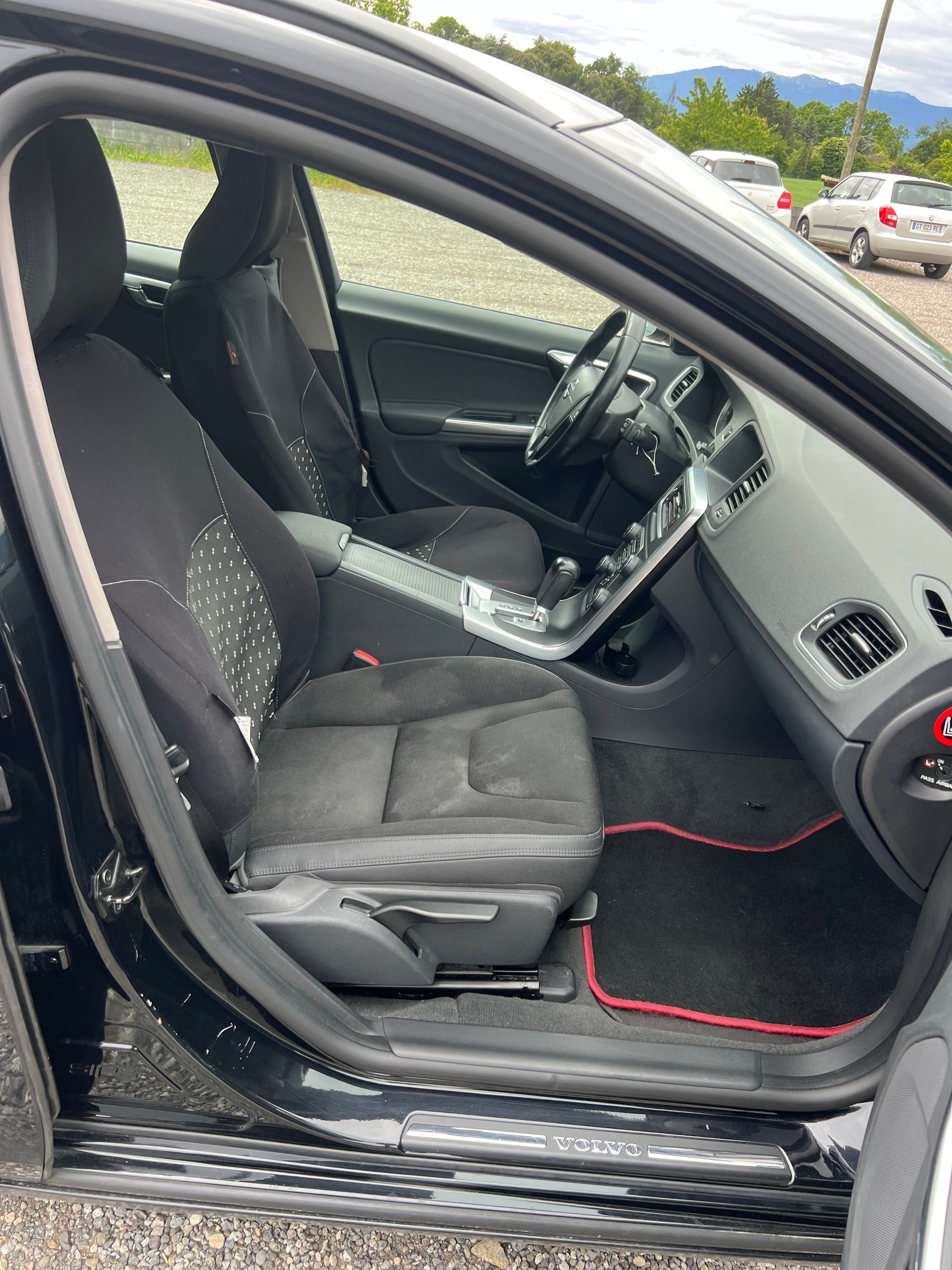 VOLVO V60 D3 Geartronic-image-13