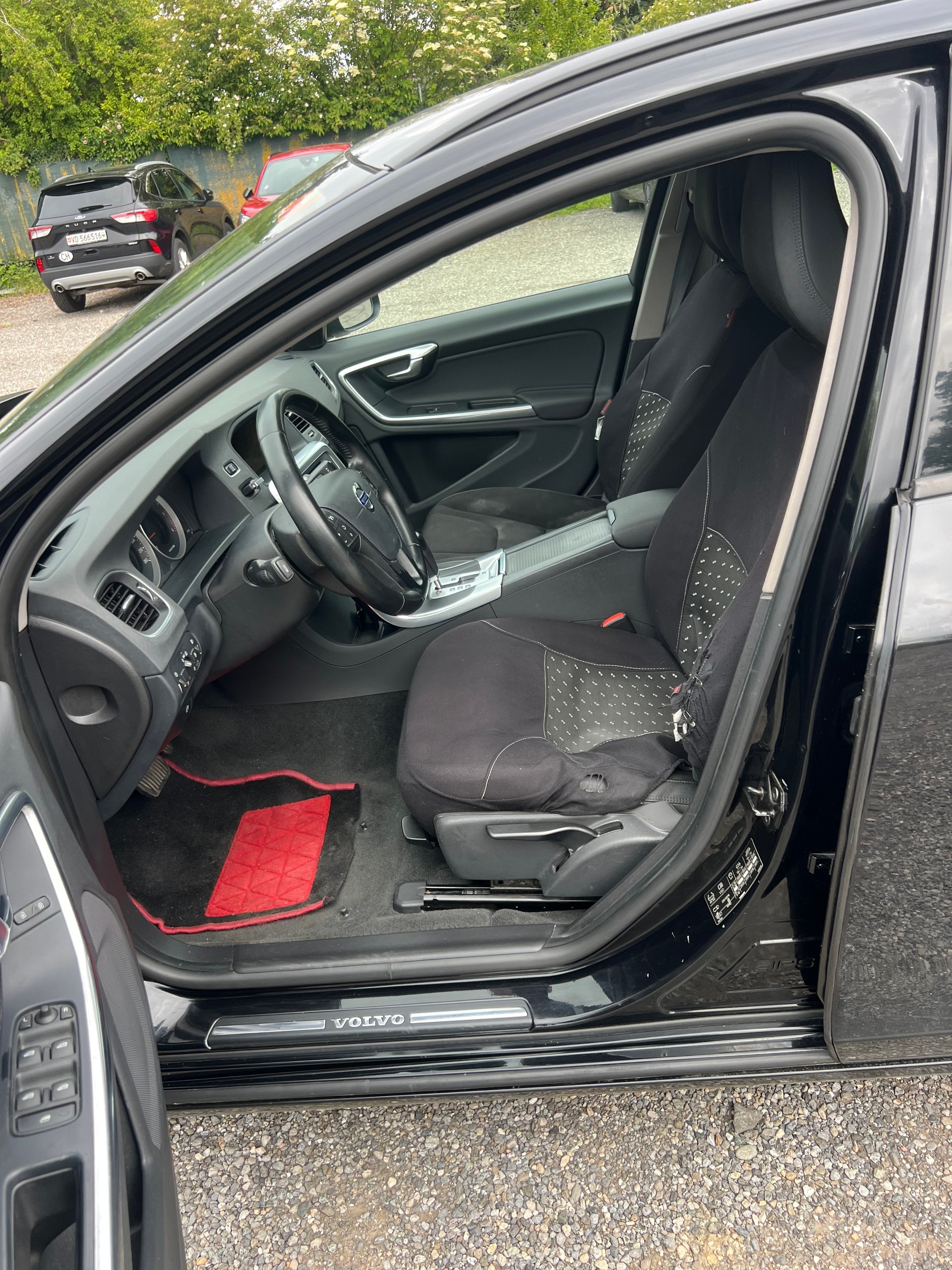 VOLVO V60 D3 Geartronic-image-10