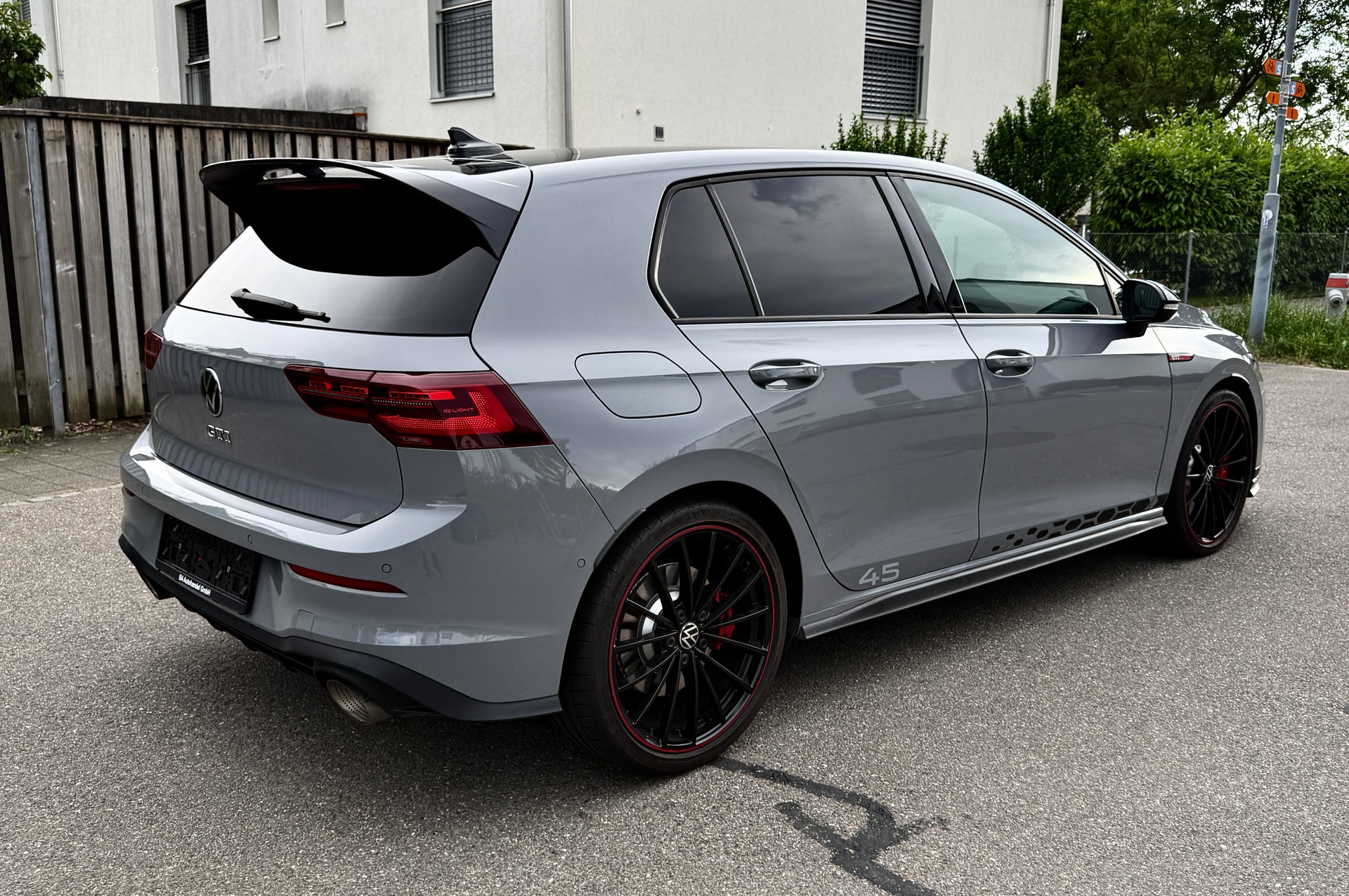 VW GOLF 2.0 TSI GTI CLUBSPORT 45 DSG*AKRAPOVIC*8FACH BEREIFT*-image-6