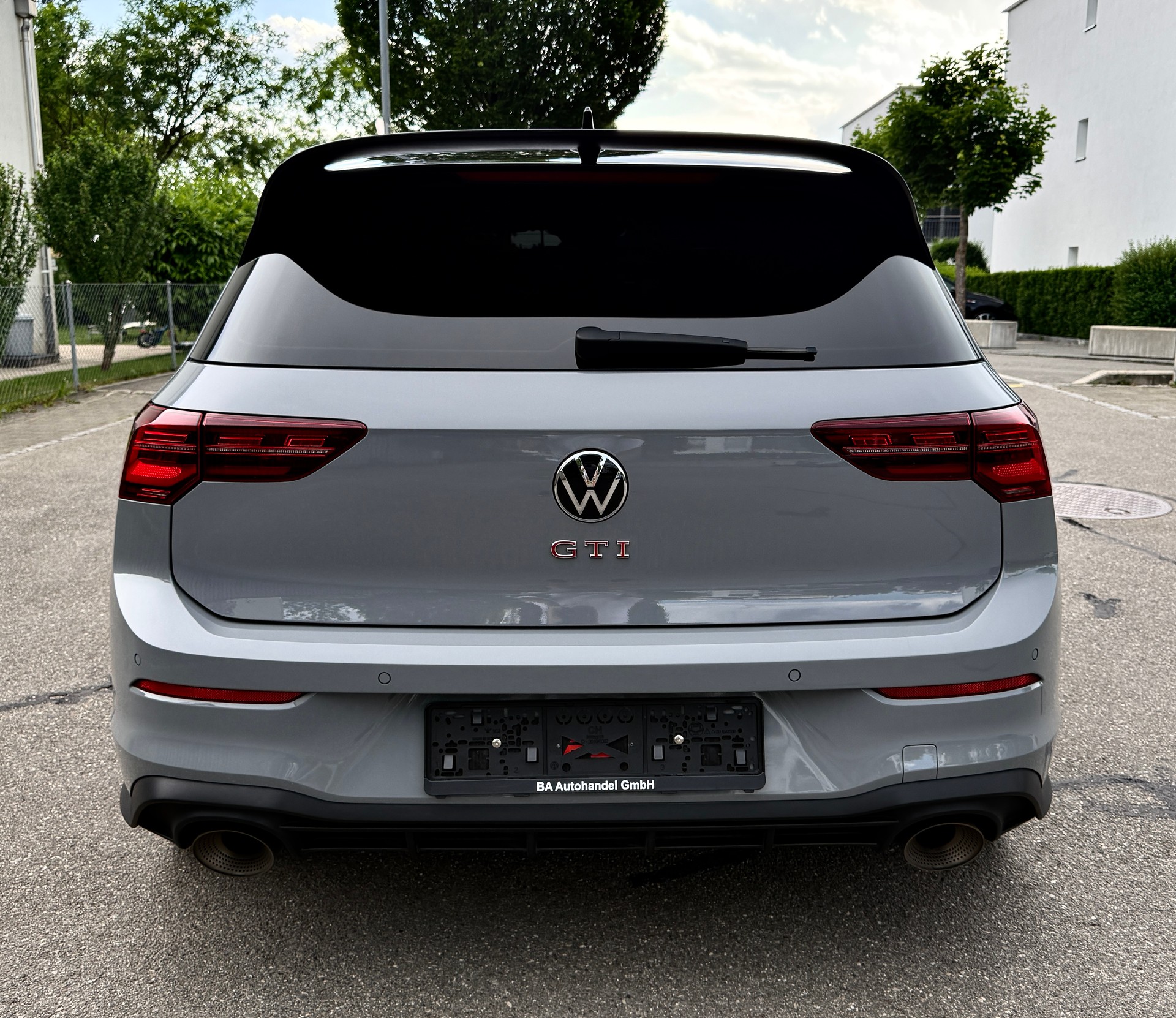 VW GOLF 2.0 TSI GTI CLUBSPORT 45 DSG*AKRAPOVIC*8FACH BEREIFT*-image-4