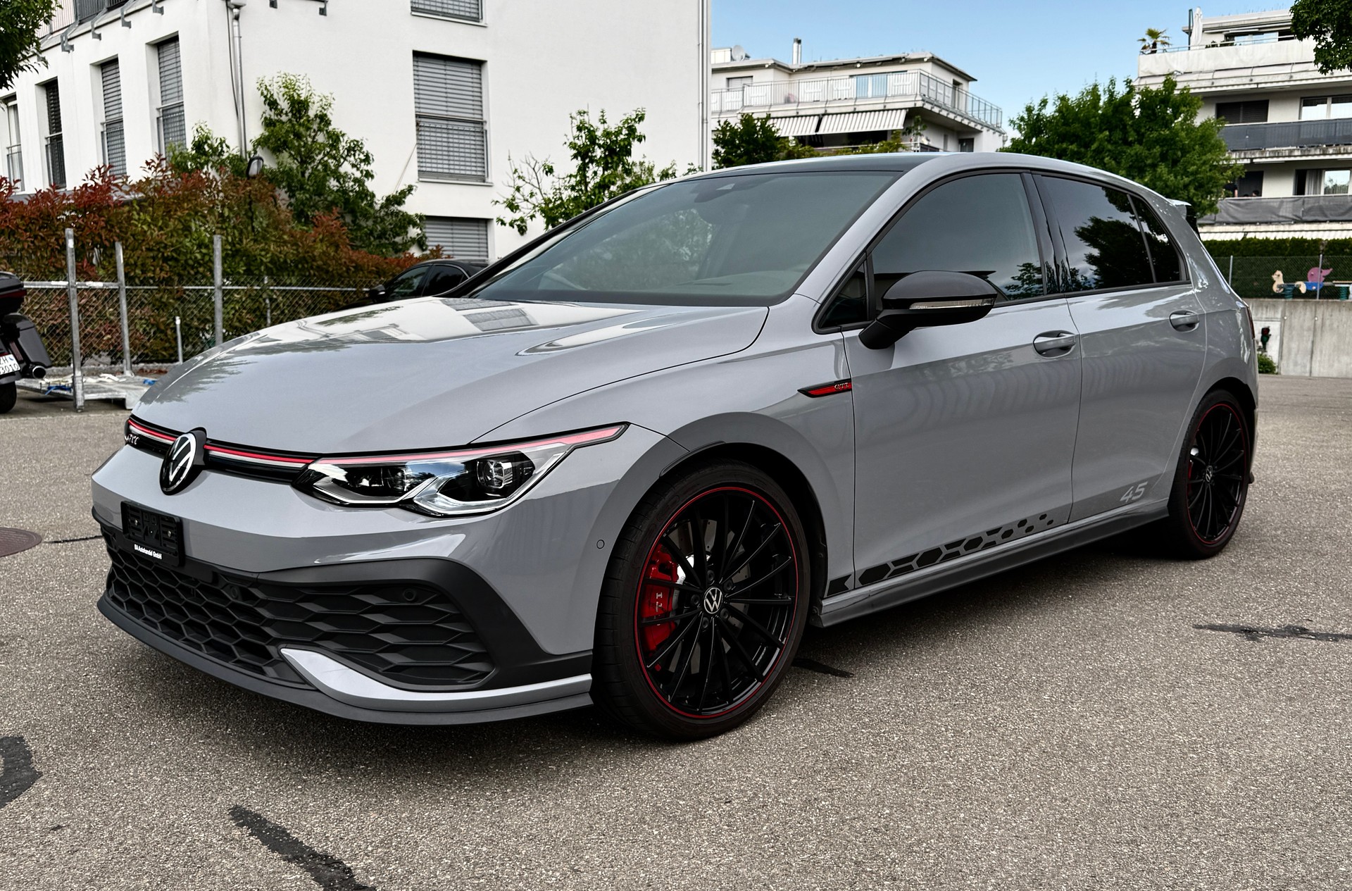 VW GOLF 2.0 TSI GTI CLUBSPORT 45 DSG*AKRAPOVIC*8FACH BEREIFT*-showroom-element-2