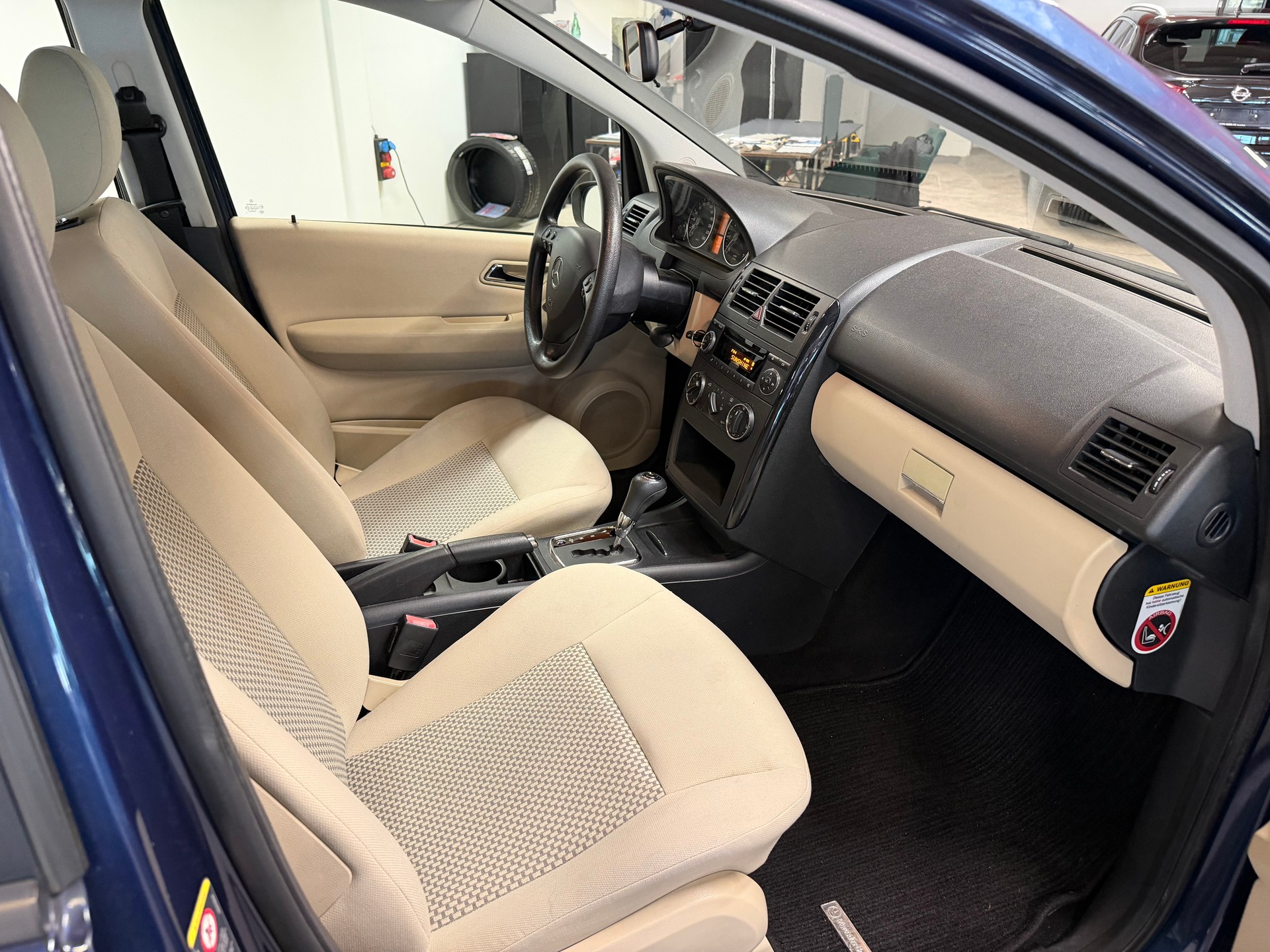 MERCEDES-BENZ A 170 Classic-image-10