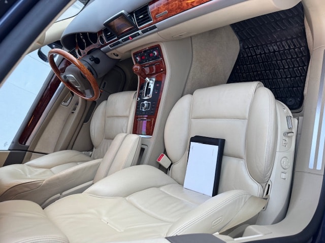 AUDI S8 5.2 V10 quattro tiptronic-image-2