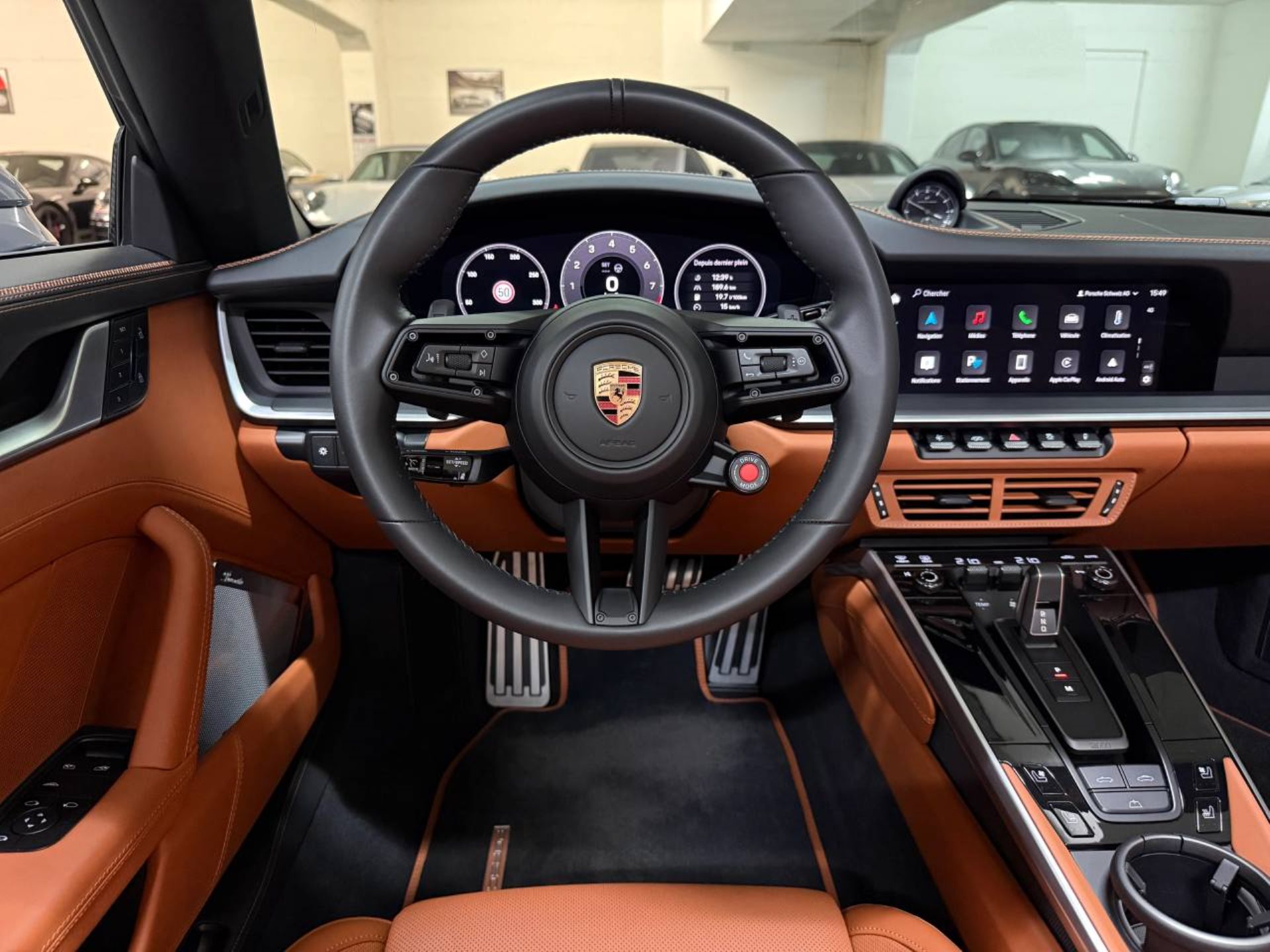 PORSCHE 911 Carrera 4 GTS Cabriolet-image-11