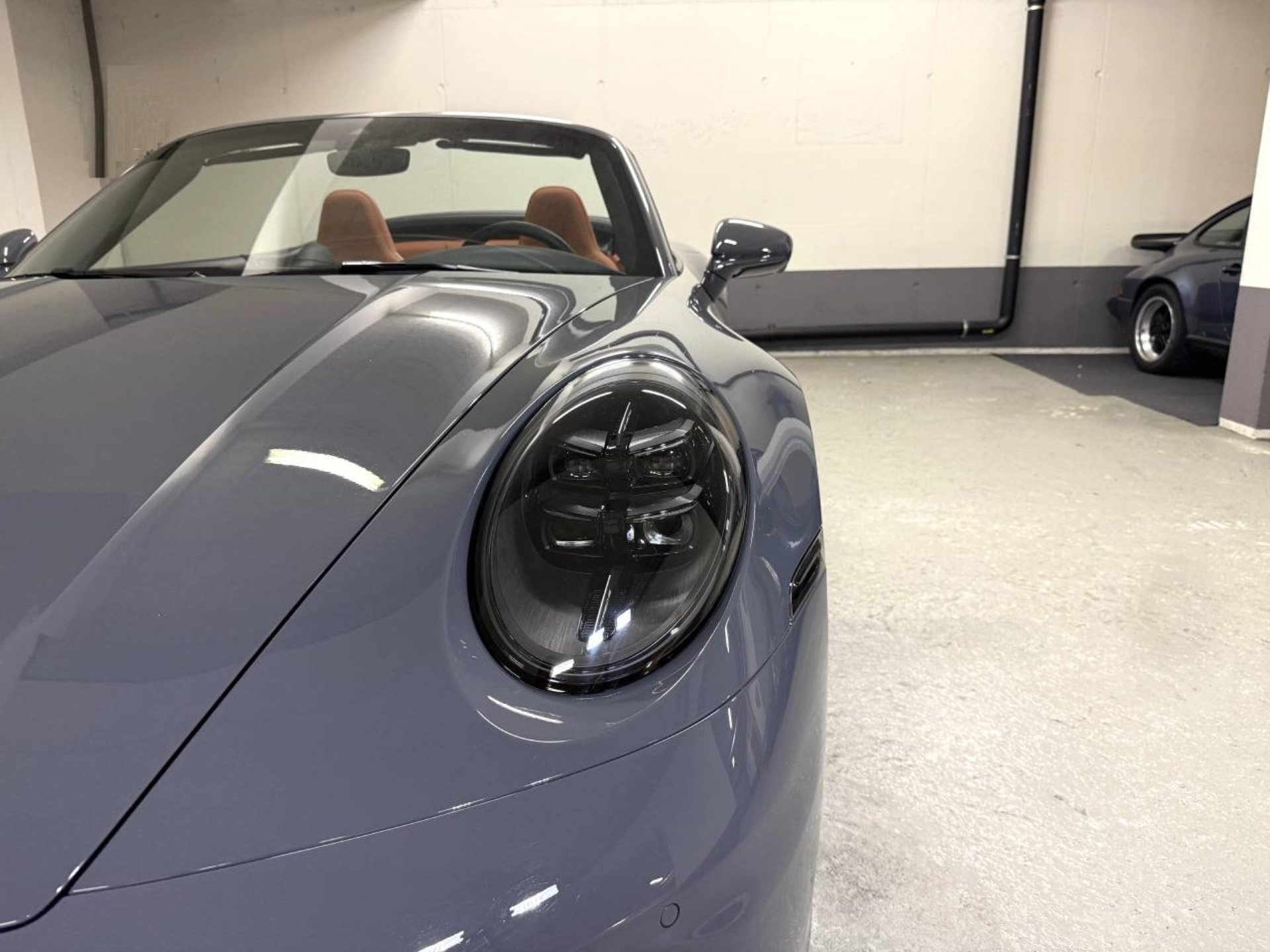 PORSCHE 911 Carrera 4 GTS Cabriolet-image-21