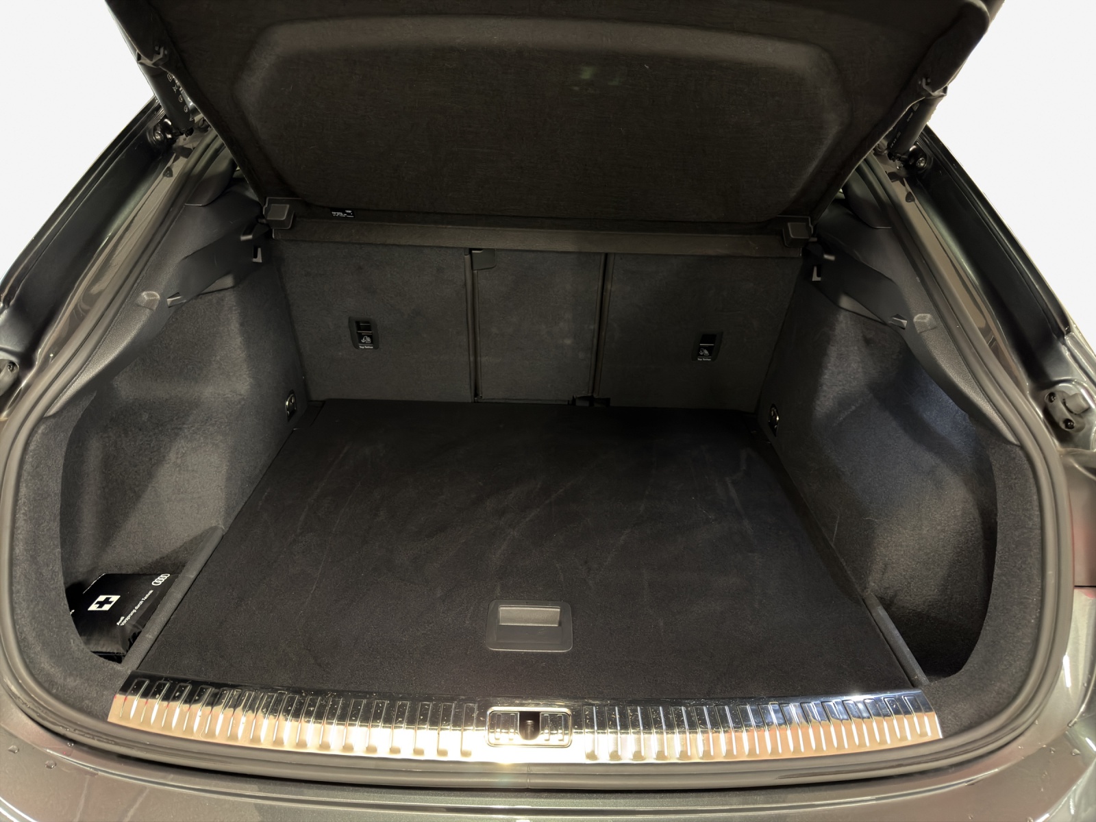 AUDI Q3 Sportback 35 TFSI S line Attraction S-tronic-image-12