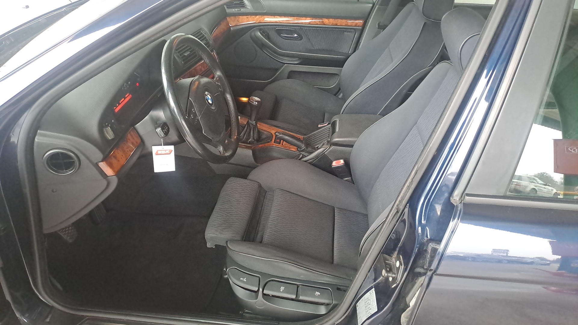 BMW 535i-image-8