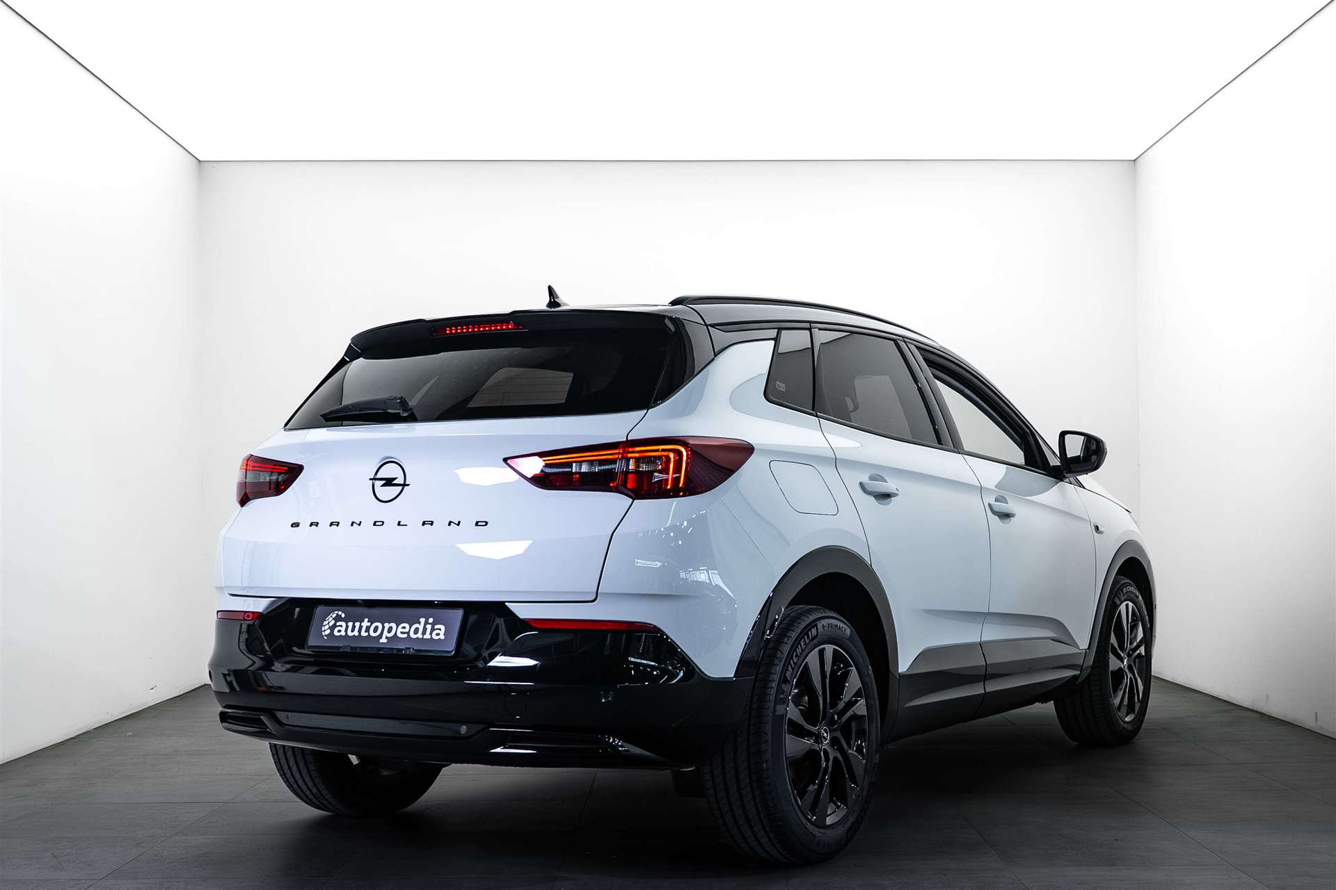 OPEL Grandland 1.2i TP GS Line Automat-showroom-element-2