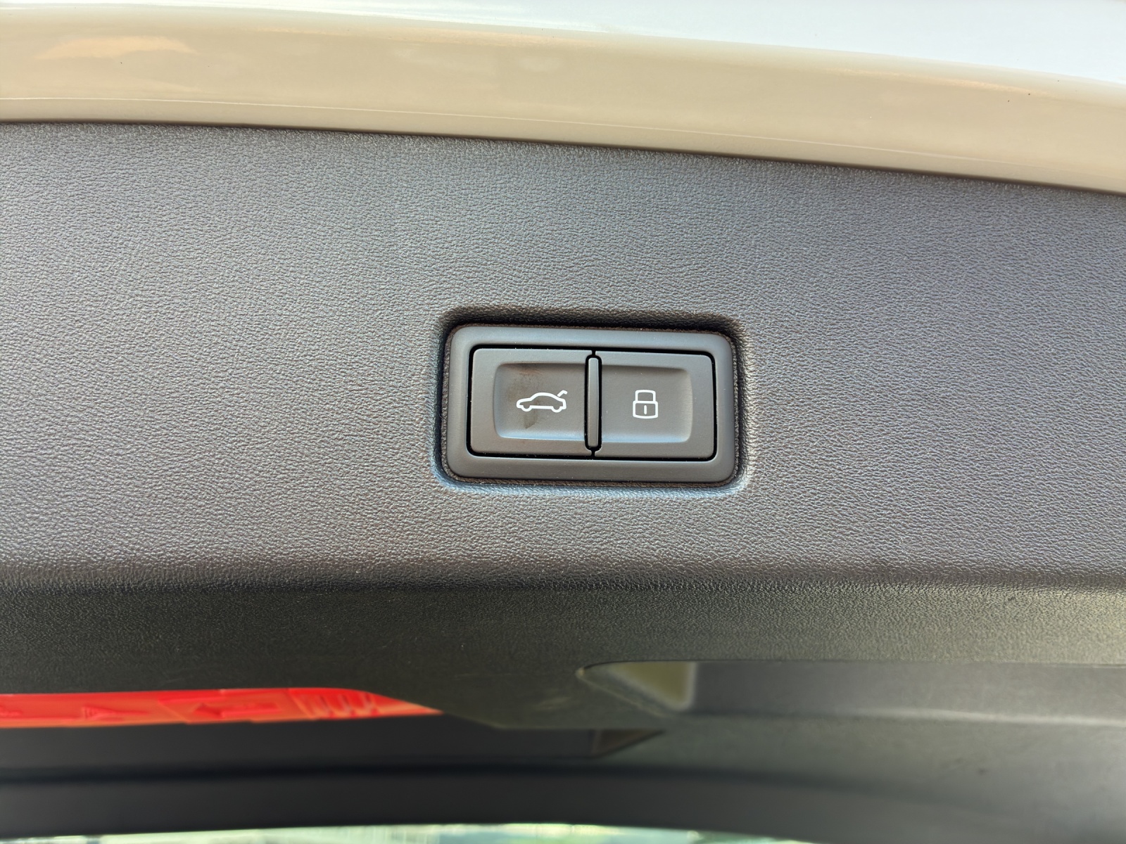 AUDI Q4 e-tron 50 quattro-image-19