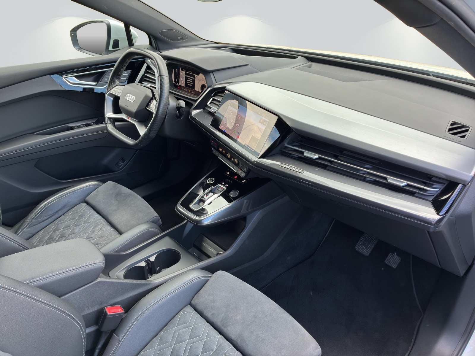 AUDI Q4 e-tron 50 quattro-image-7