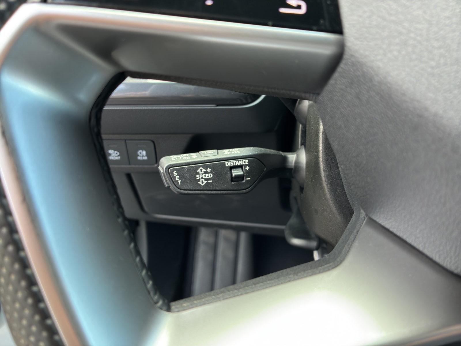 AUDI Q4 e-tron 50 quattro-image-14