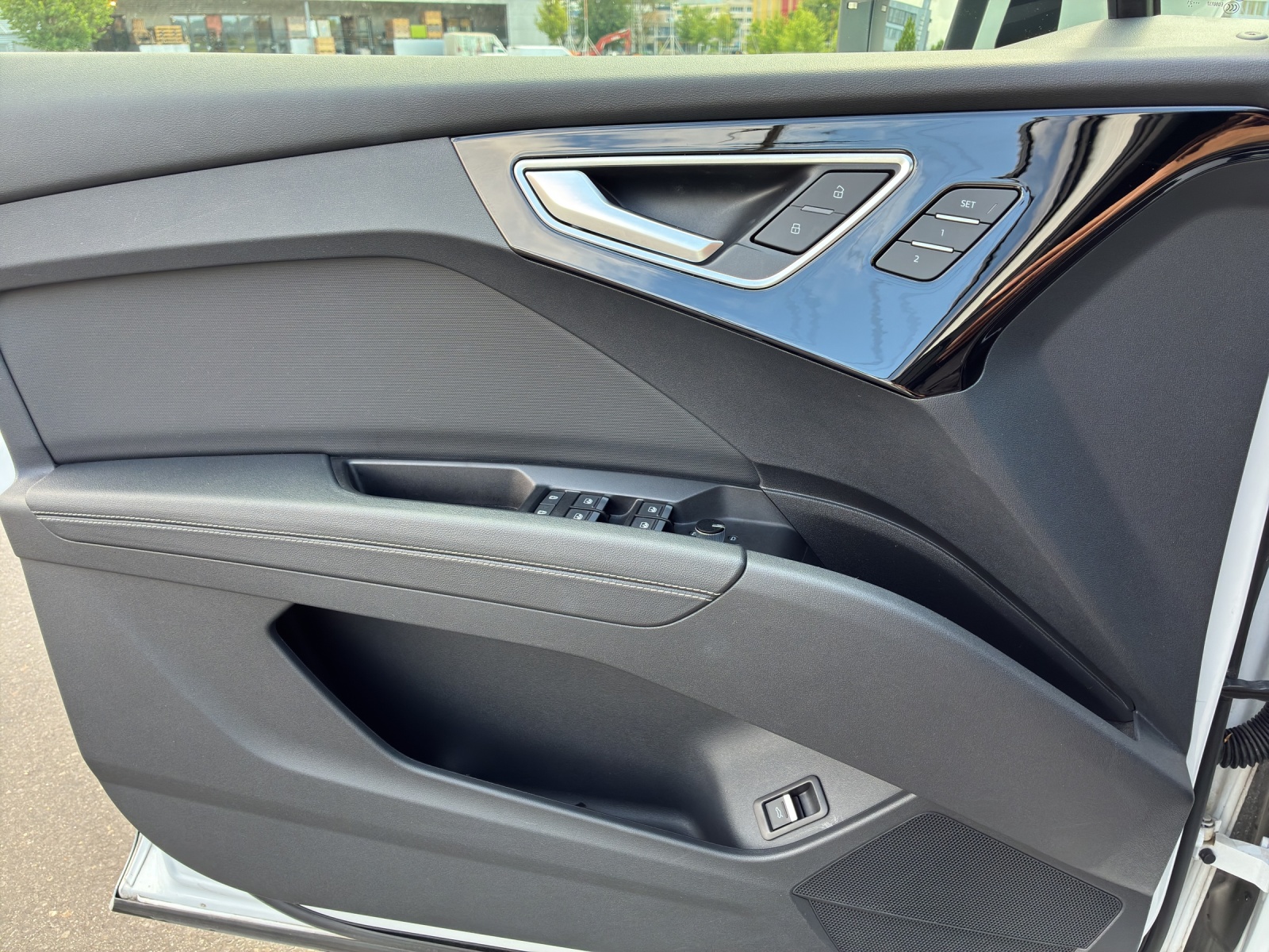 AUDI Q4 e-tron 50 quattro-image-17