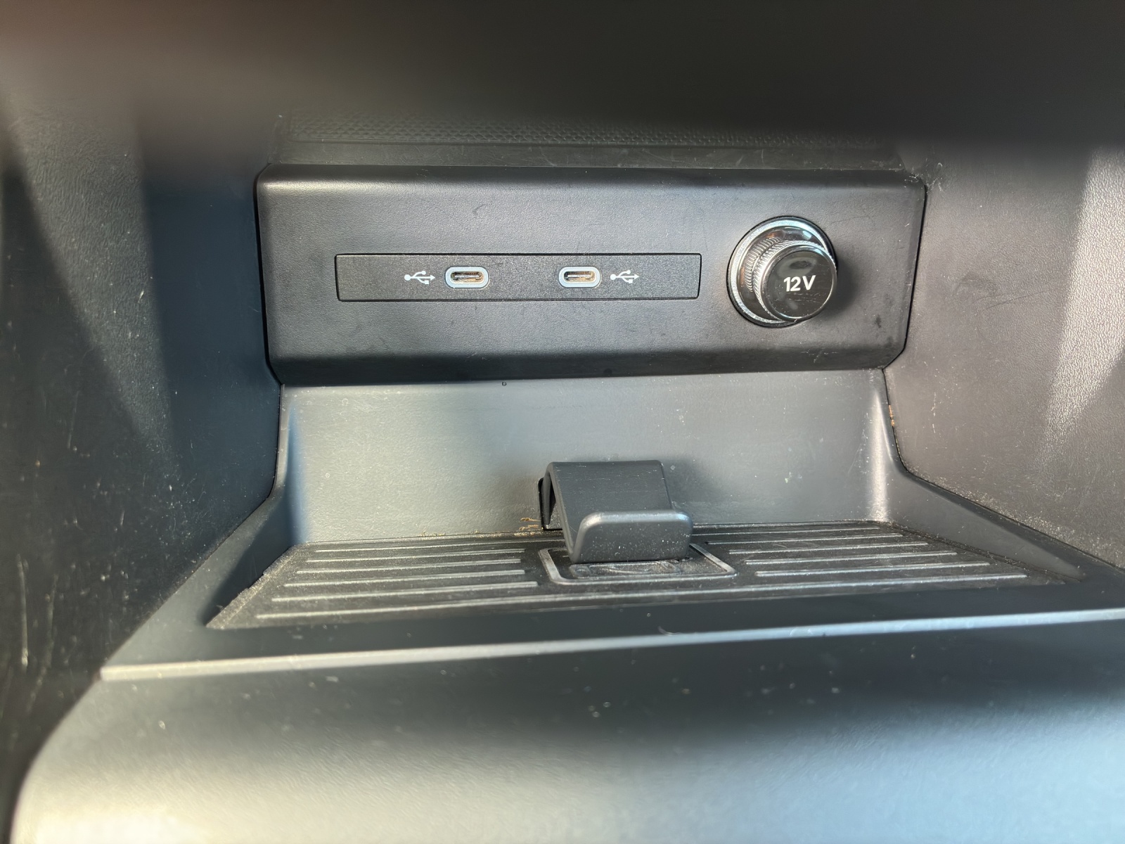 AUDI Q4 e-tron 50 quattro-image-15