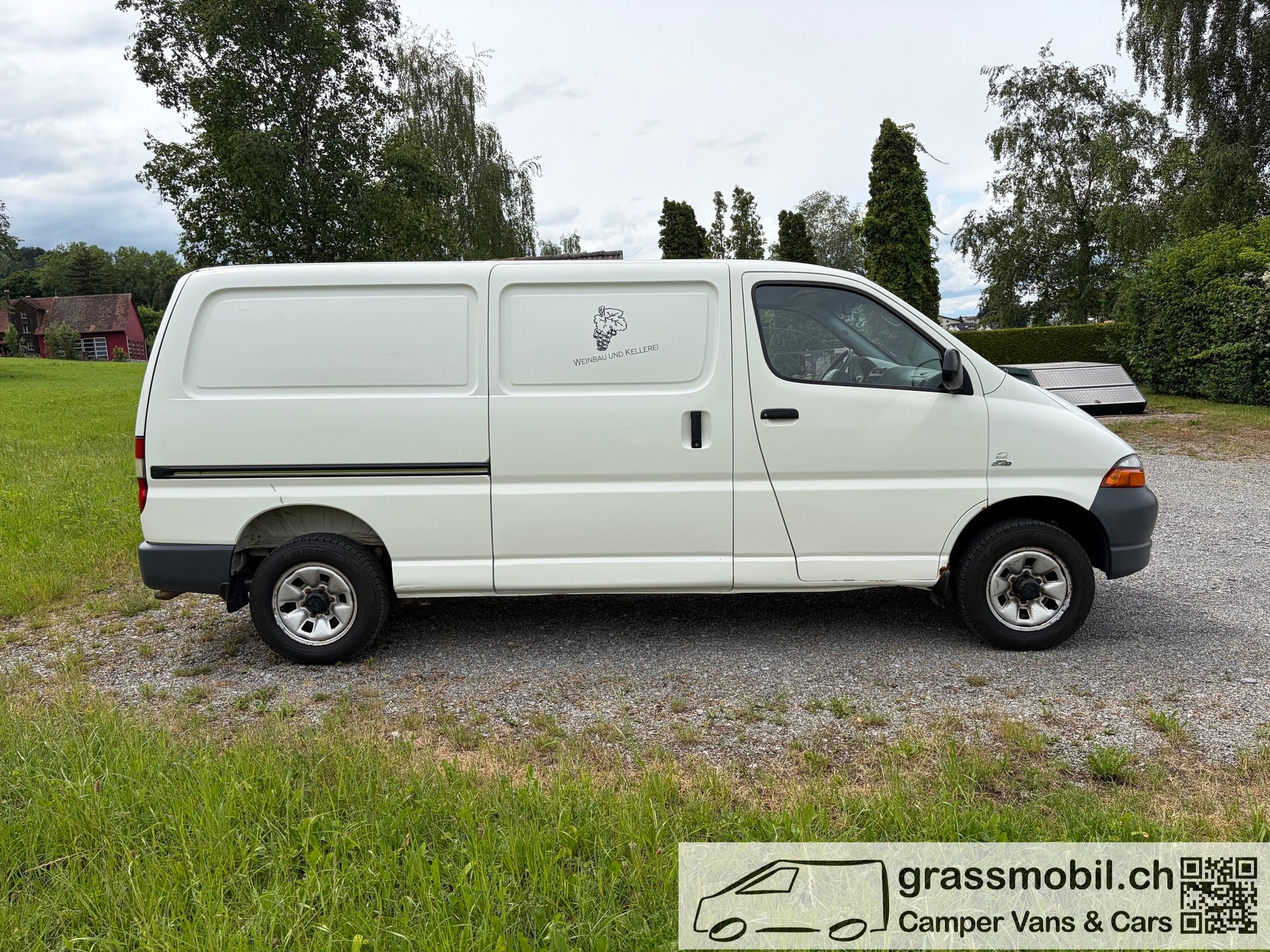 TOYOTA Hiace D-4D LWB 4WD Van-image-2