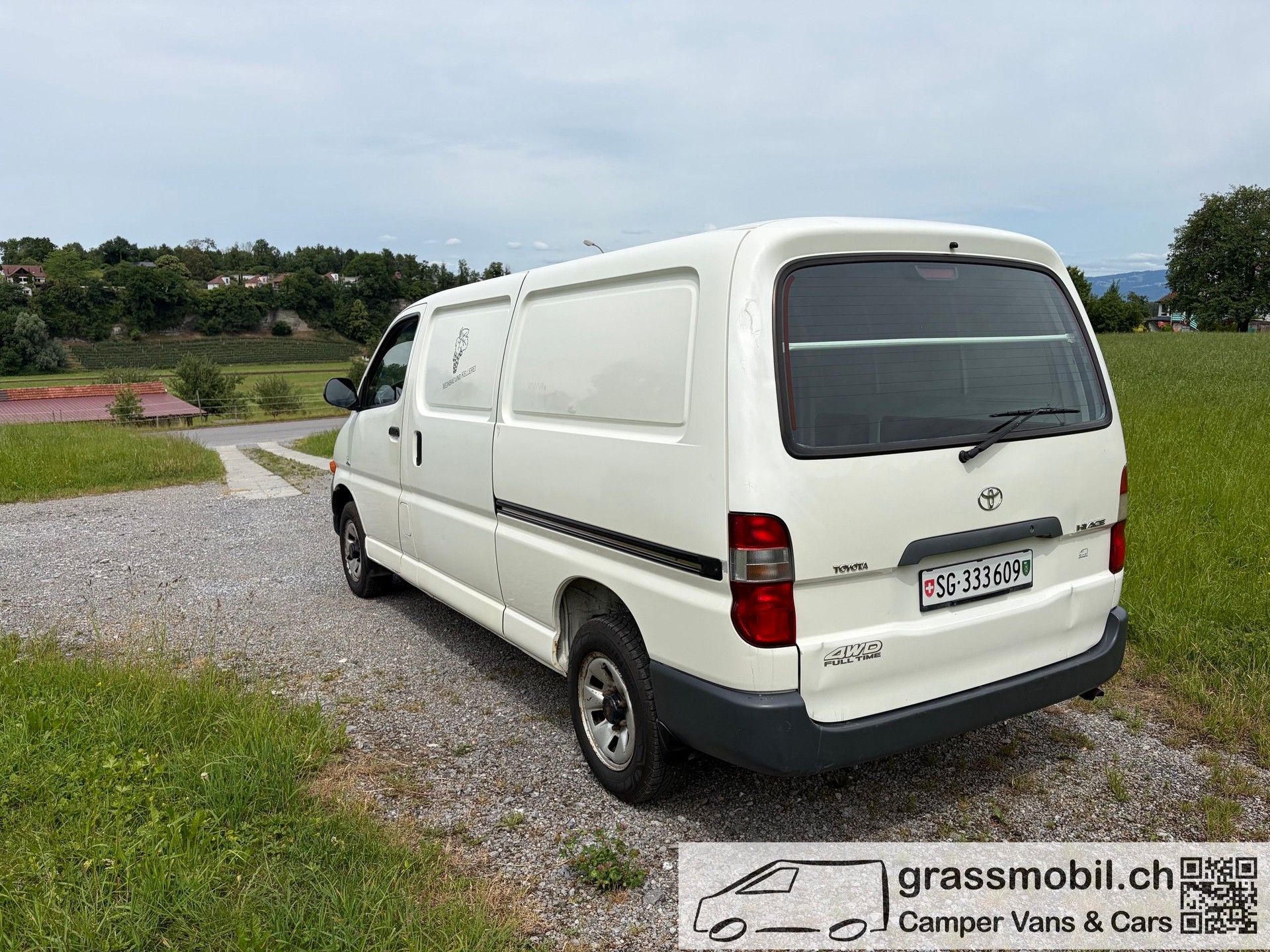 TOYOTA Hiace D-4D LWB 4WD Van-image-5