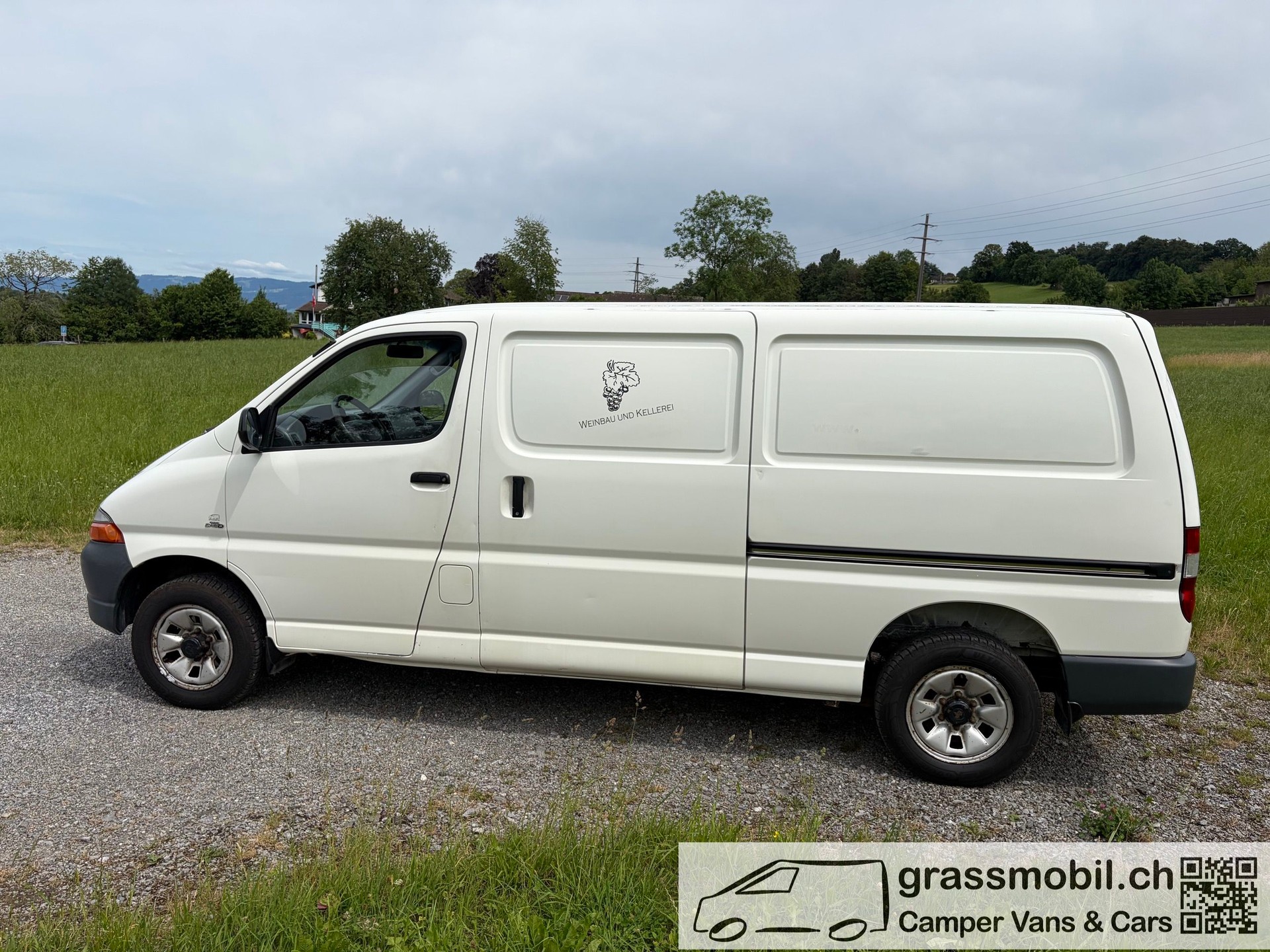 TOYOTA Hiace D-4D LWB 4WD Van-image-6
