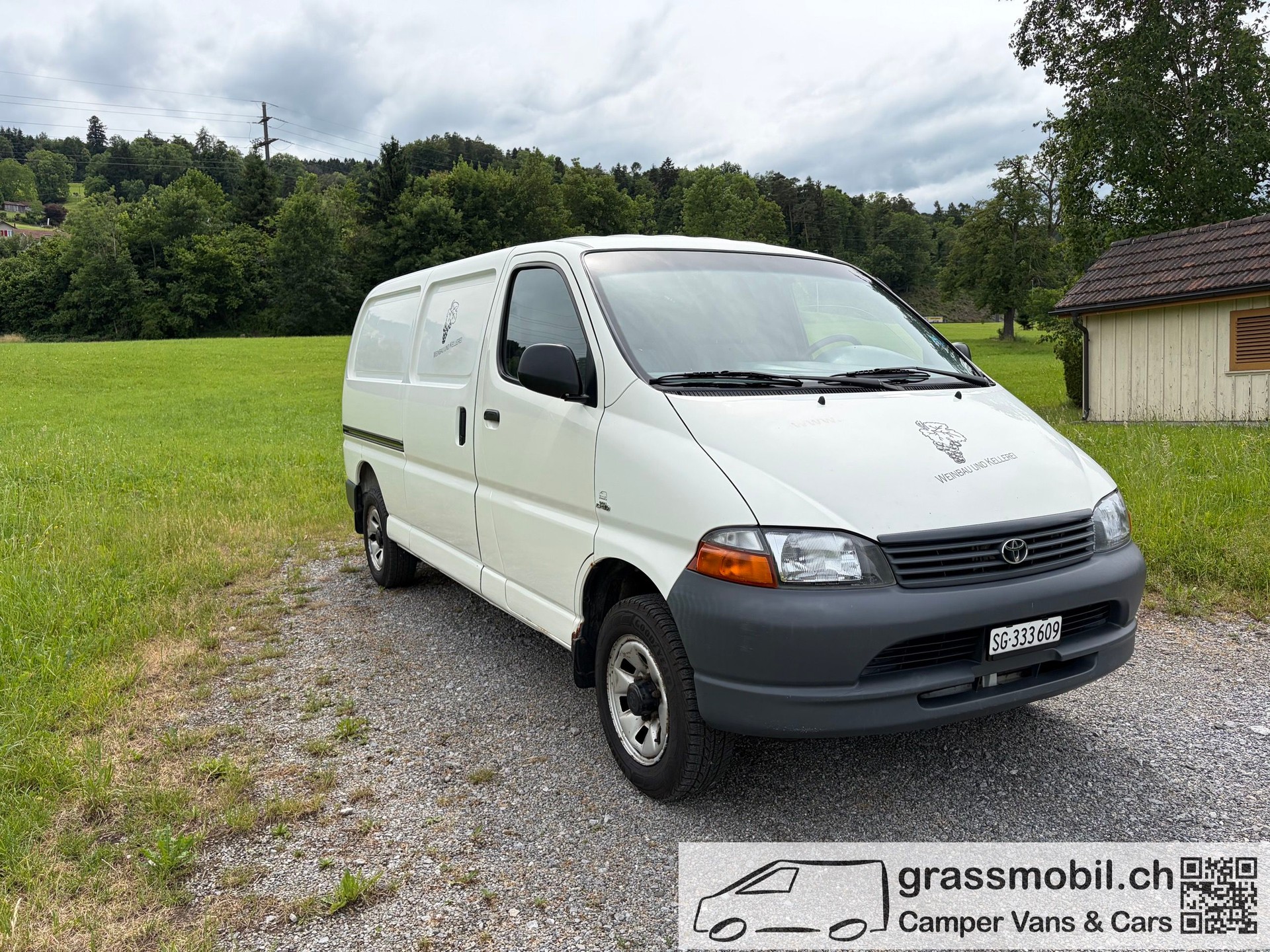 TOYOTA Hiace D-4D LWB 4WD Van-image-1