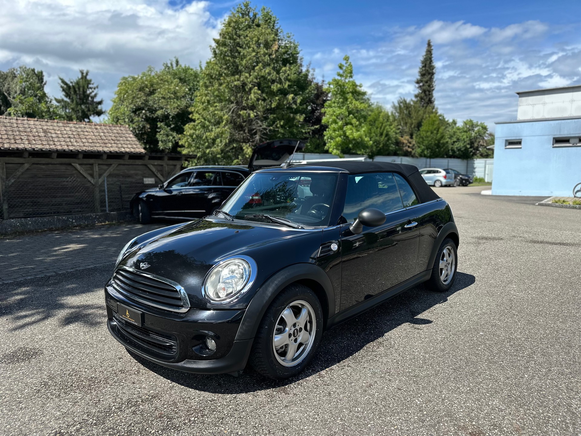 MINI One Cabriolet-image-3