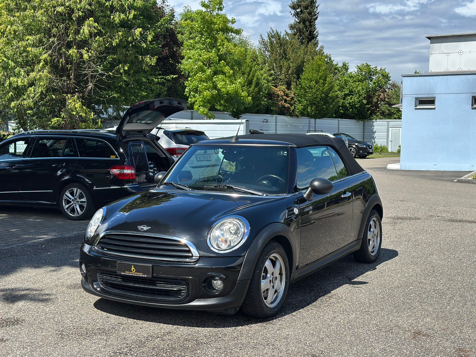 MINI One Cabriolet-image-2