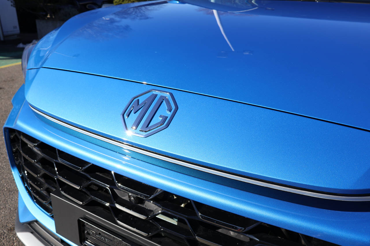 MG ZS 1.5 Hybrid+ Luxury-image-8