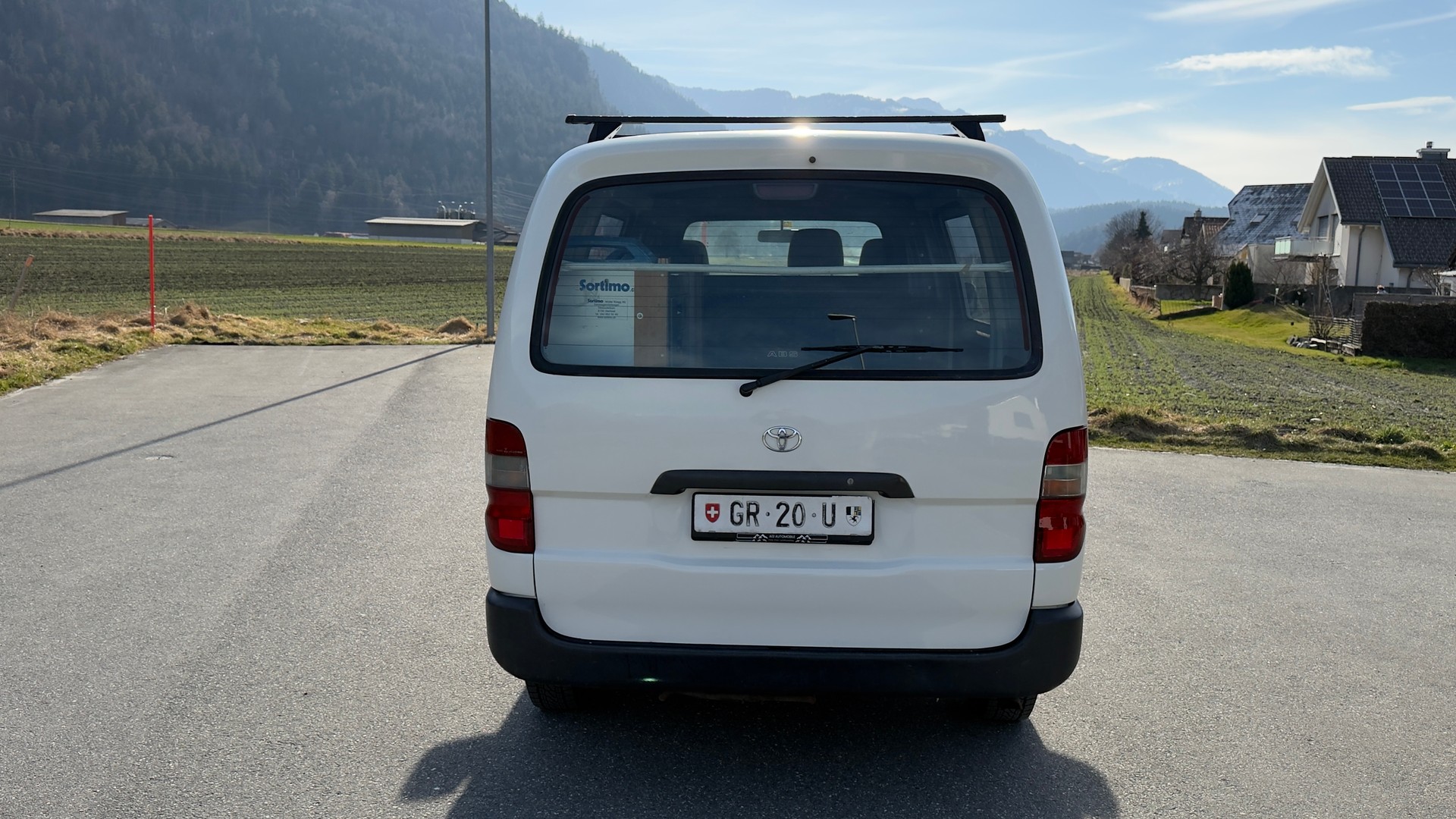 TOYOTA Hiace D-4D Van 4WD SWB-image-5