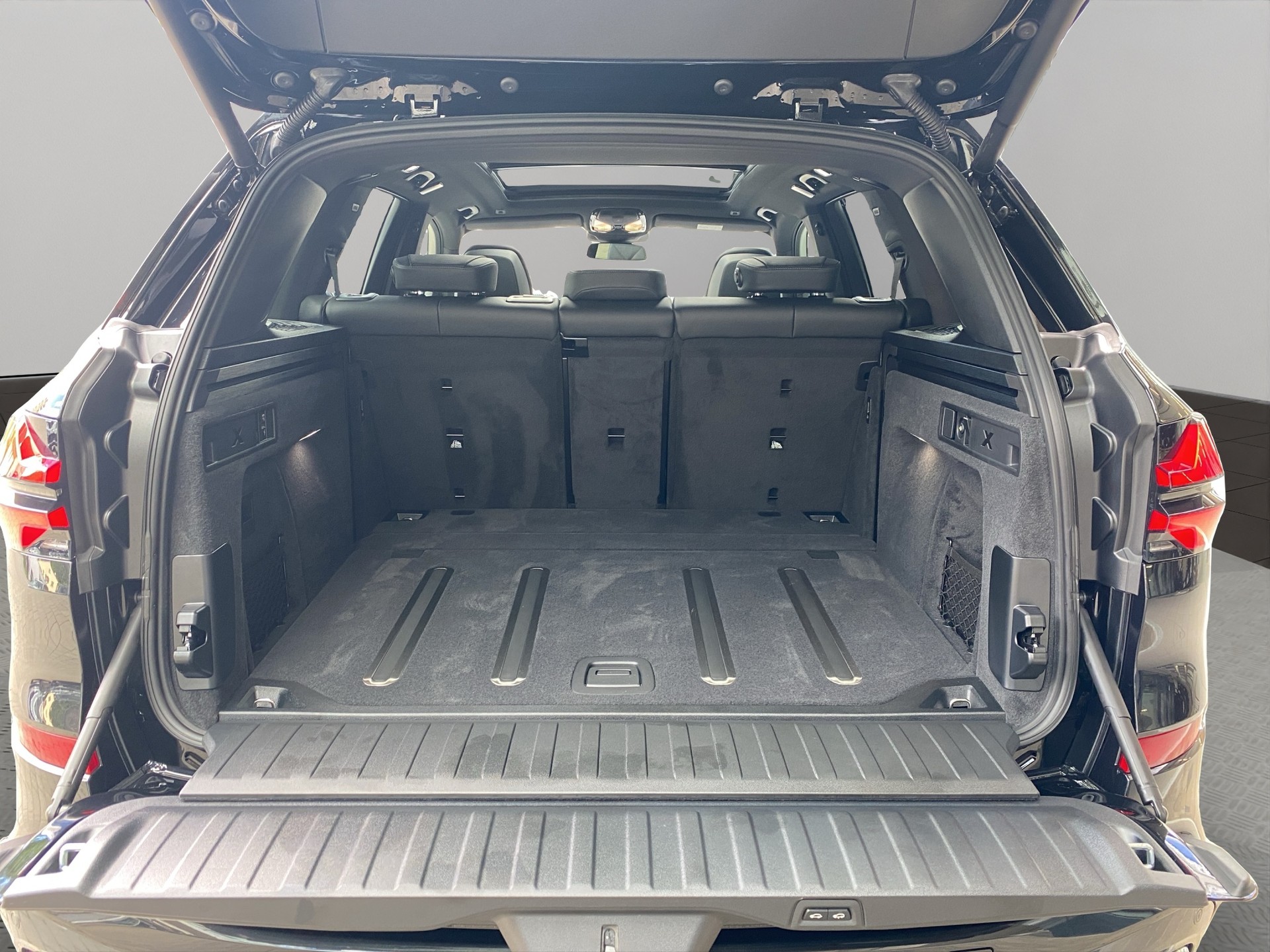 BMW X5 xDrive 48V 30d M Sport Steptronic-image-18