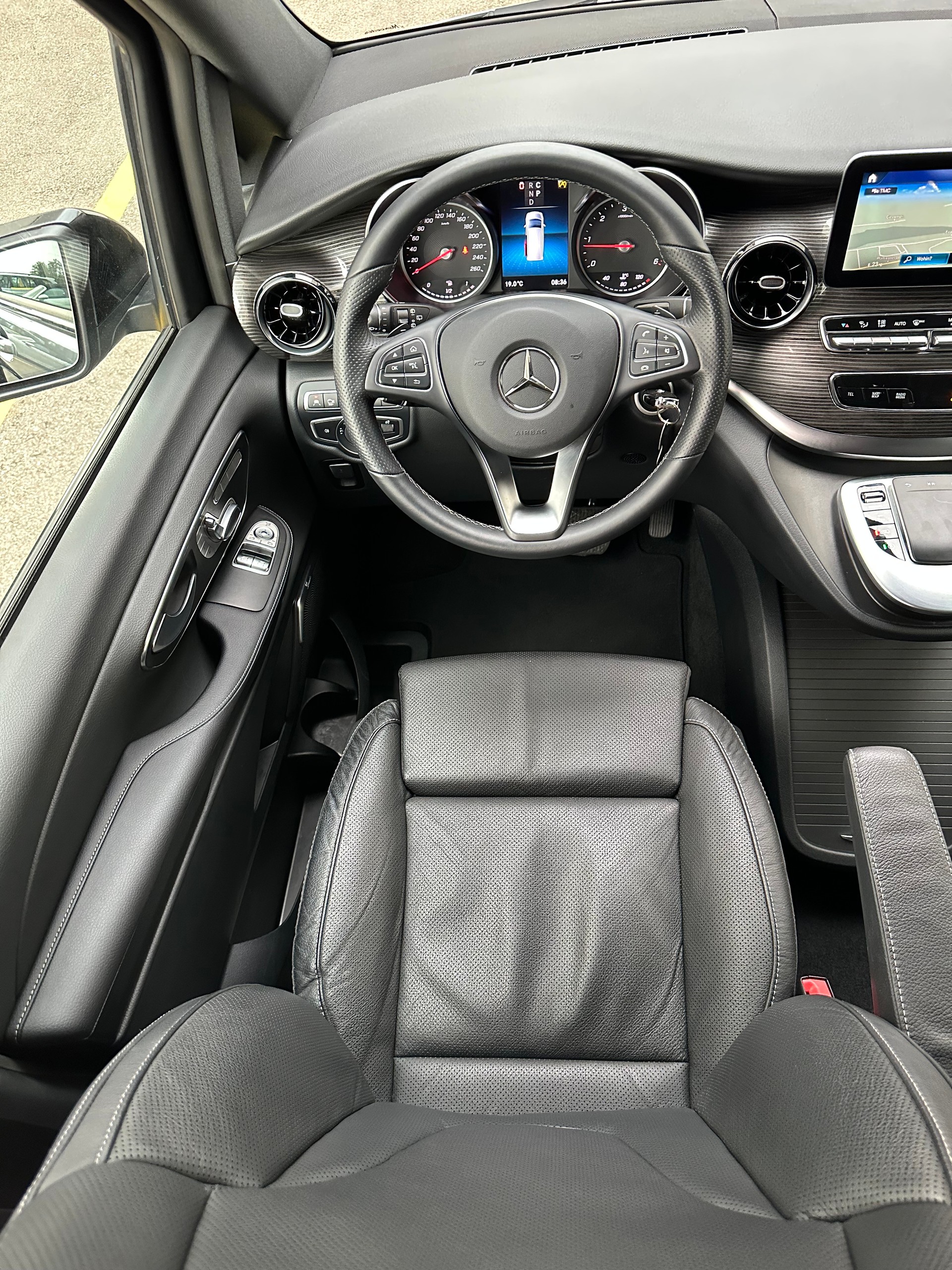 MERCEDES-BENZ V 300 d lang Avantgarde 9G-Tronic-image-6