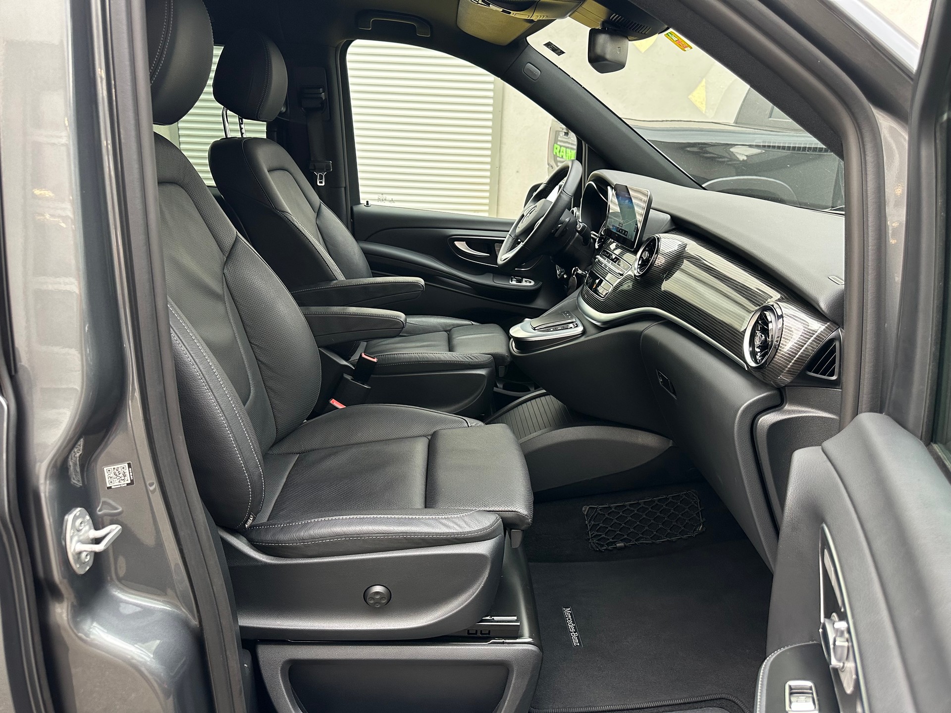 MERCEDES-BENZ V 300 d lang Avantgarde 9G-Tronic-image-8