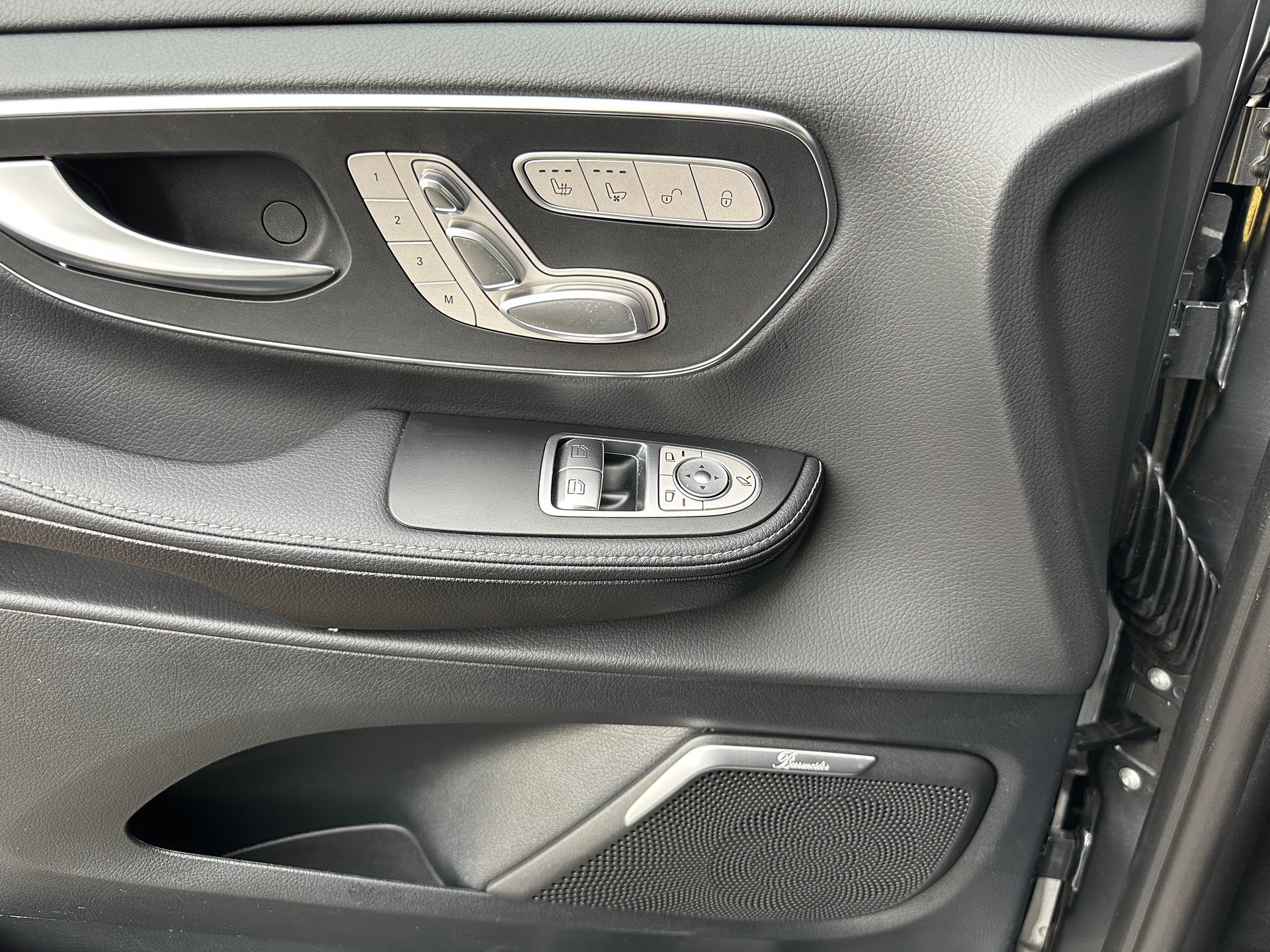 MERCEDES-BENZ V 300 d lang Avantgarde 9G-Tronic-image-9