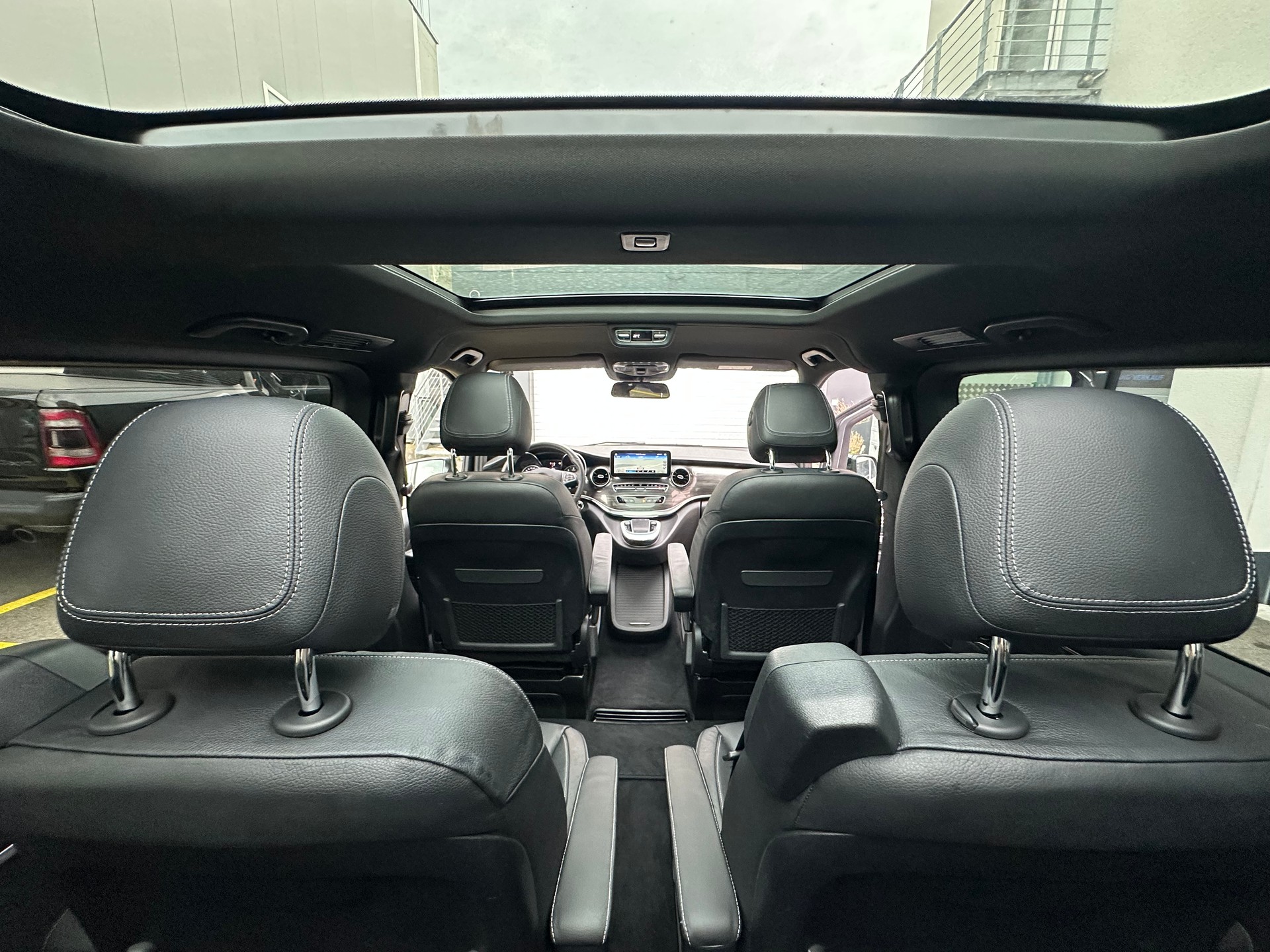 MERCEDES-BENZ V 300 d lang Avantgarde 9G-Tronic-image-14