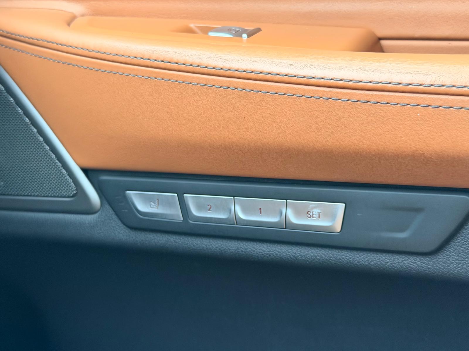 BMW 750i xDrive Steptronic-image-12