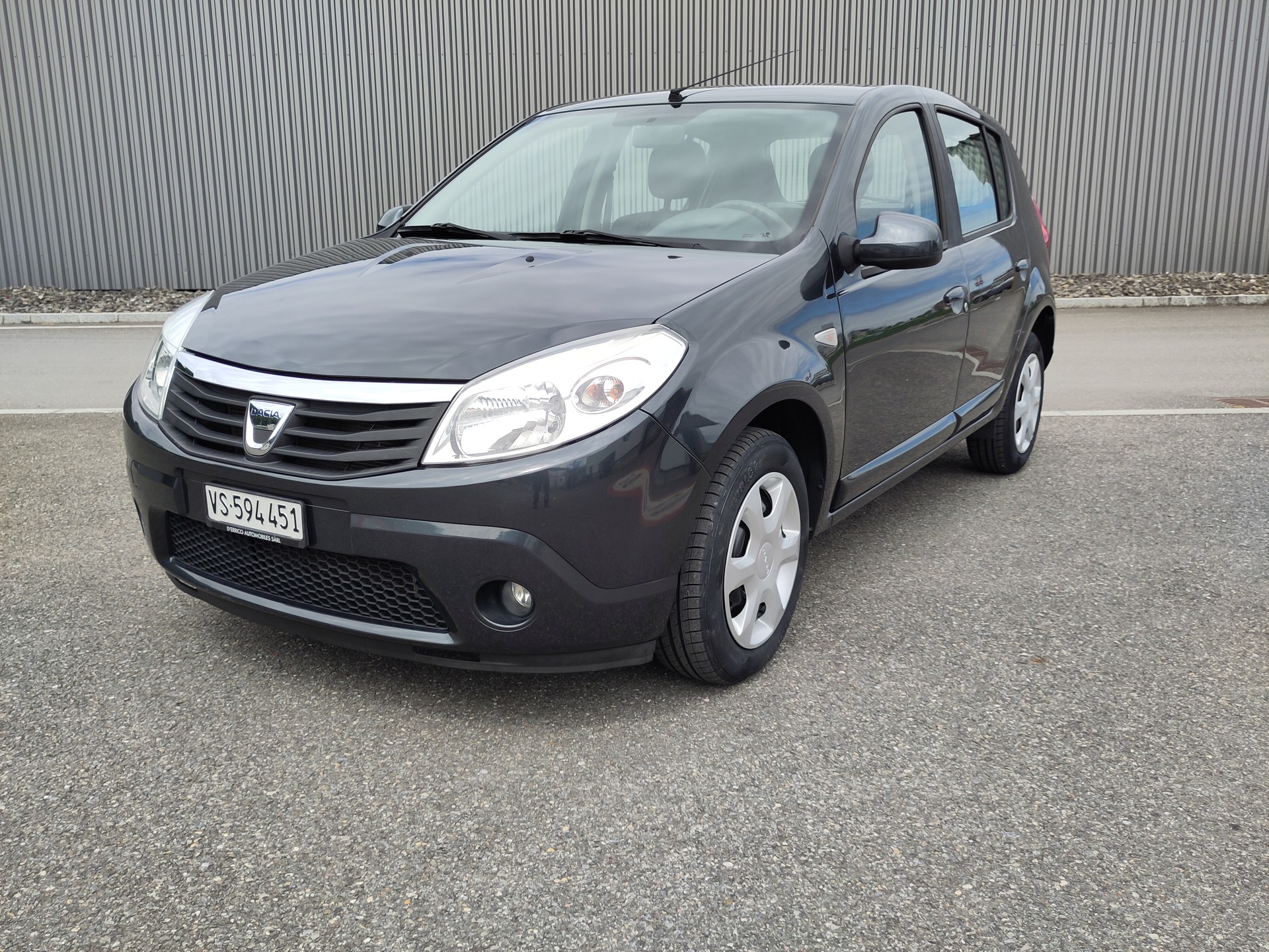 DACIA Sandero 1.6 Lauréate-showroom-element-1