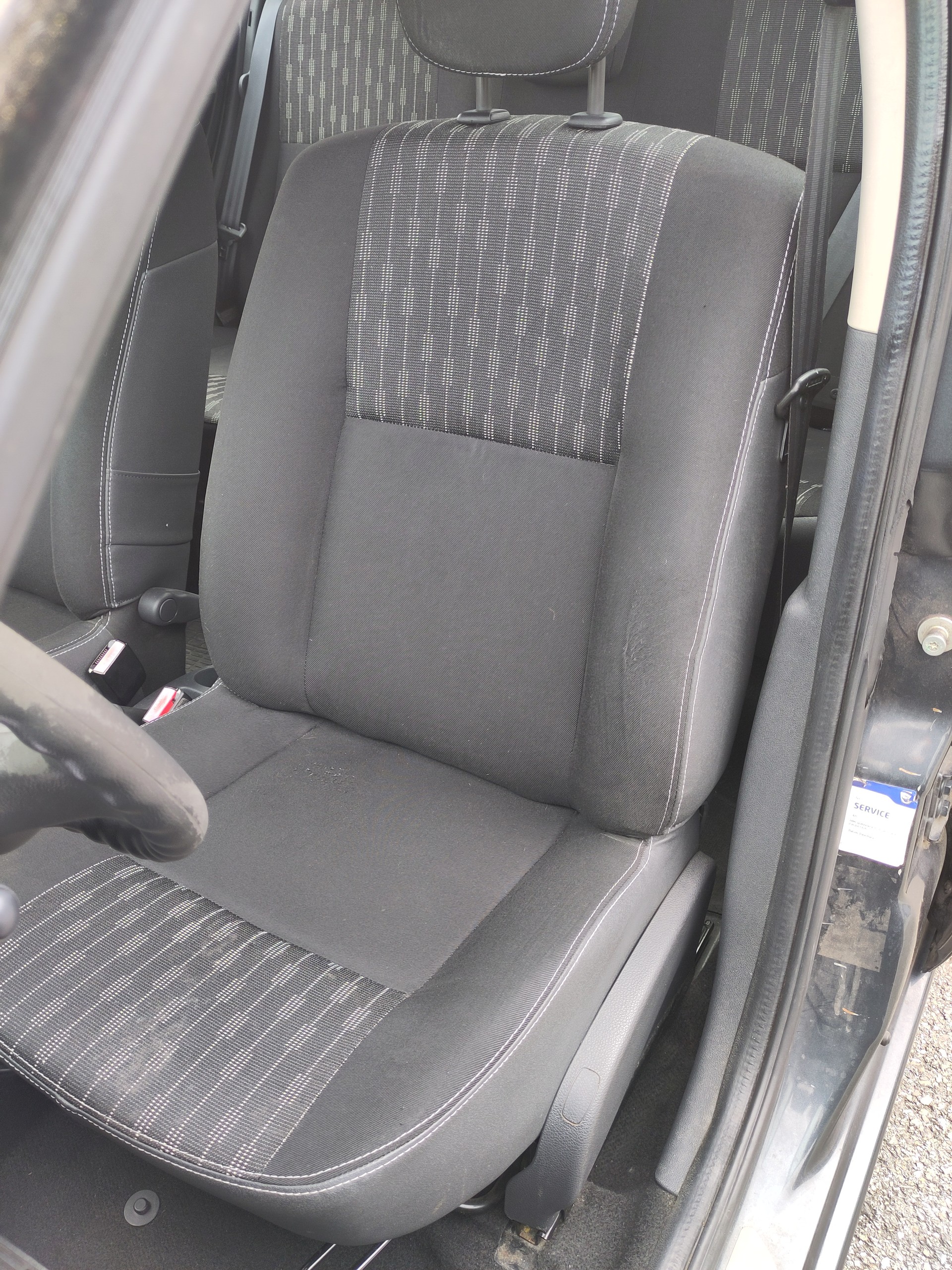 DACIA Sandero 1.6 Lauréate-image-5