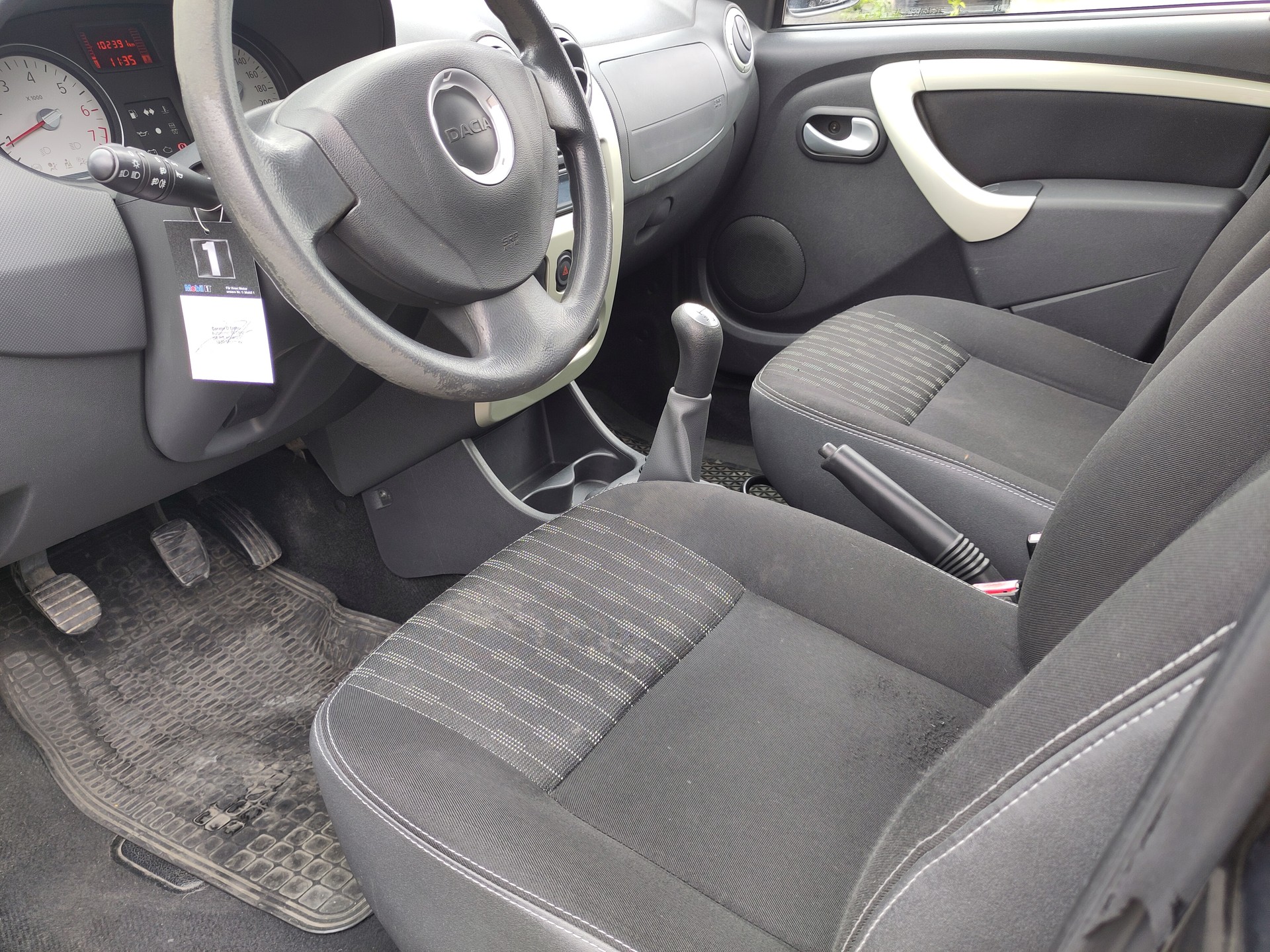 DACIA Sandero 1.6 Lauréate-image-4