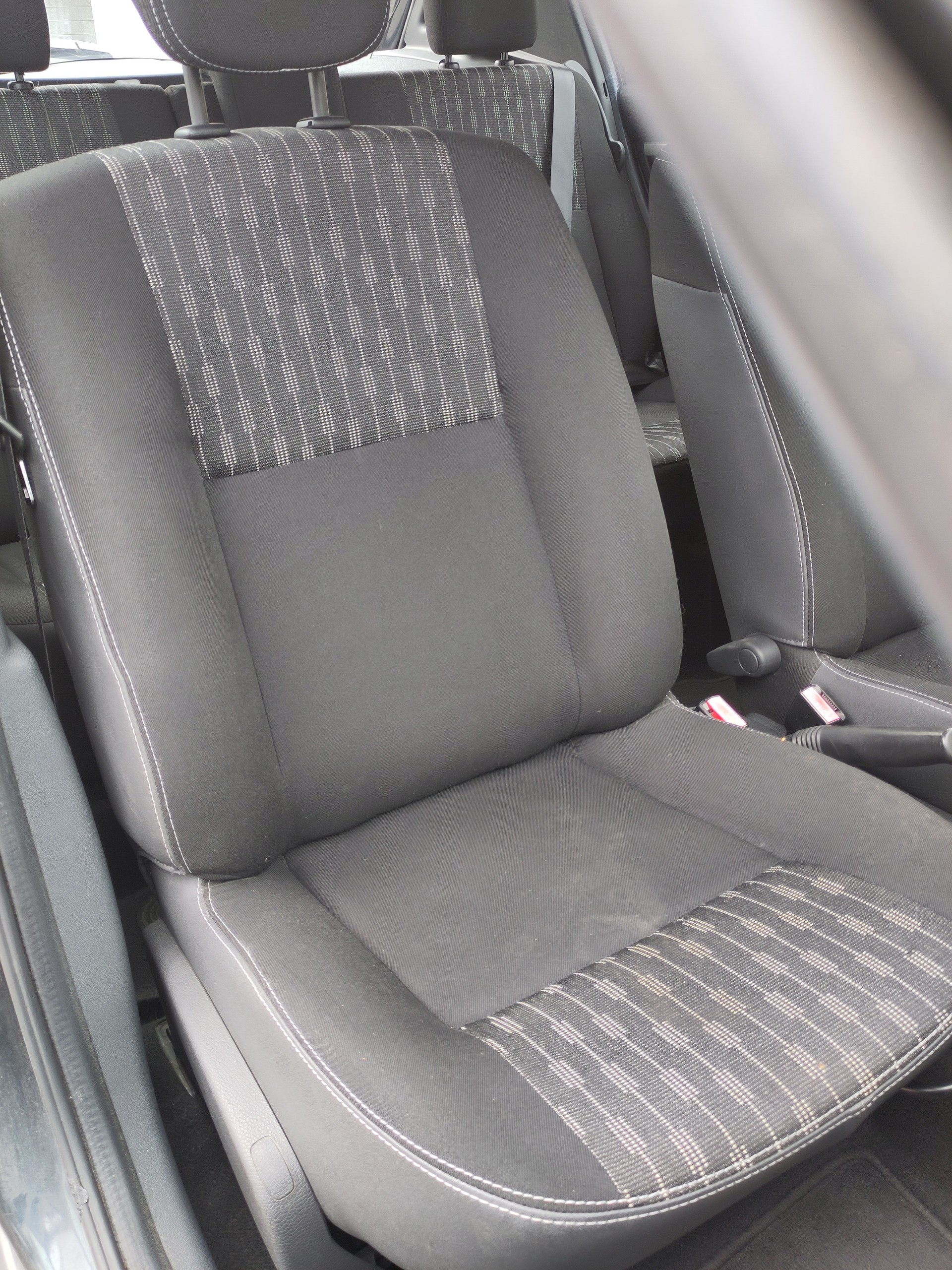 DACIA Sandero 1.6 Lauréate-image-7