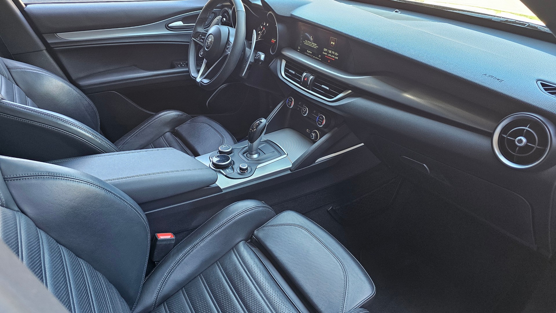 ALFA ROMEO Stelvio 2.0 Executive Q4 Automatic-image-12