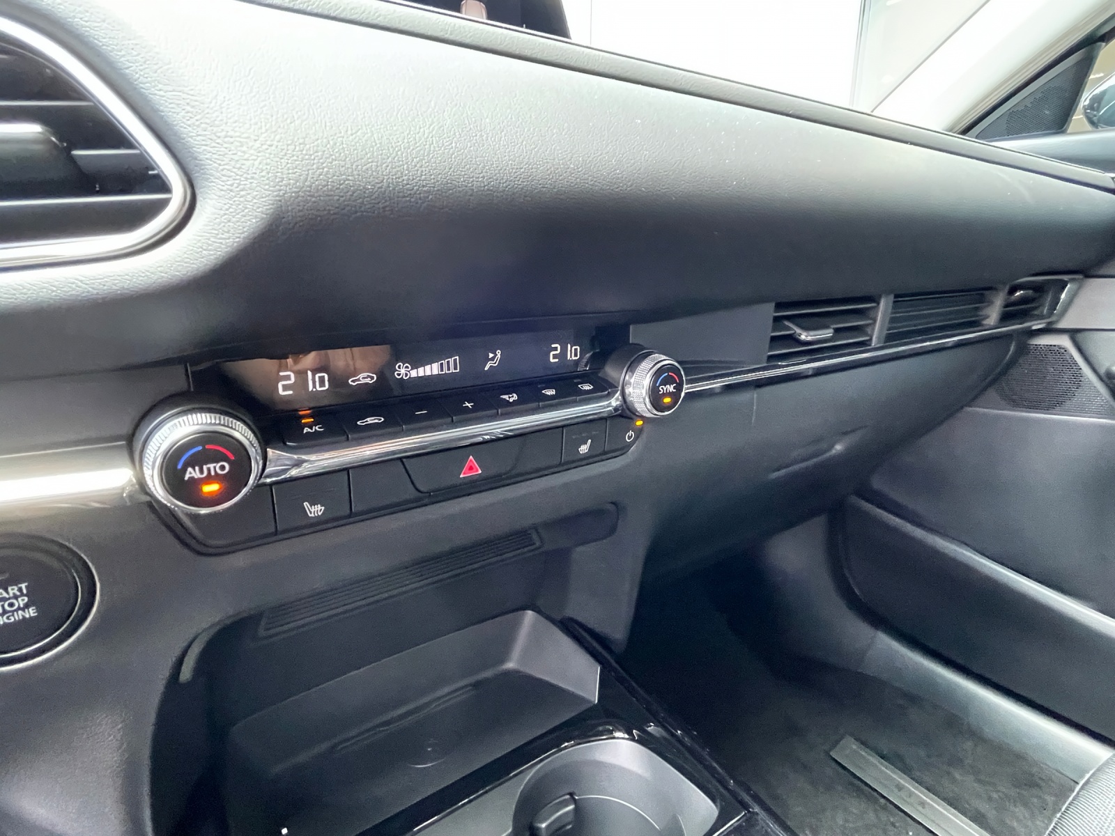 MAZDA CX-30 SKYACTIV-X 186 M Hybrid Homura AWD AT-image-9
