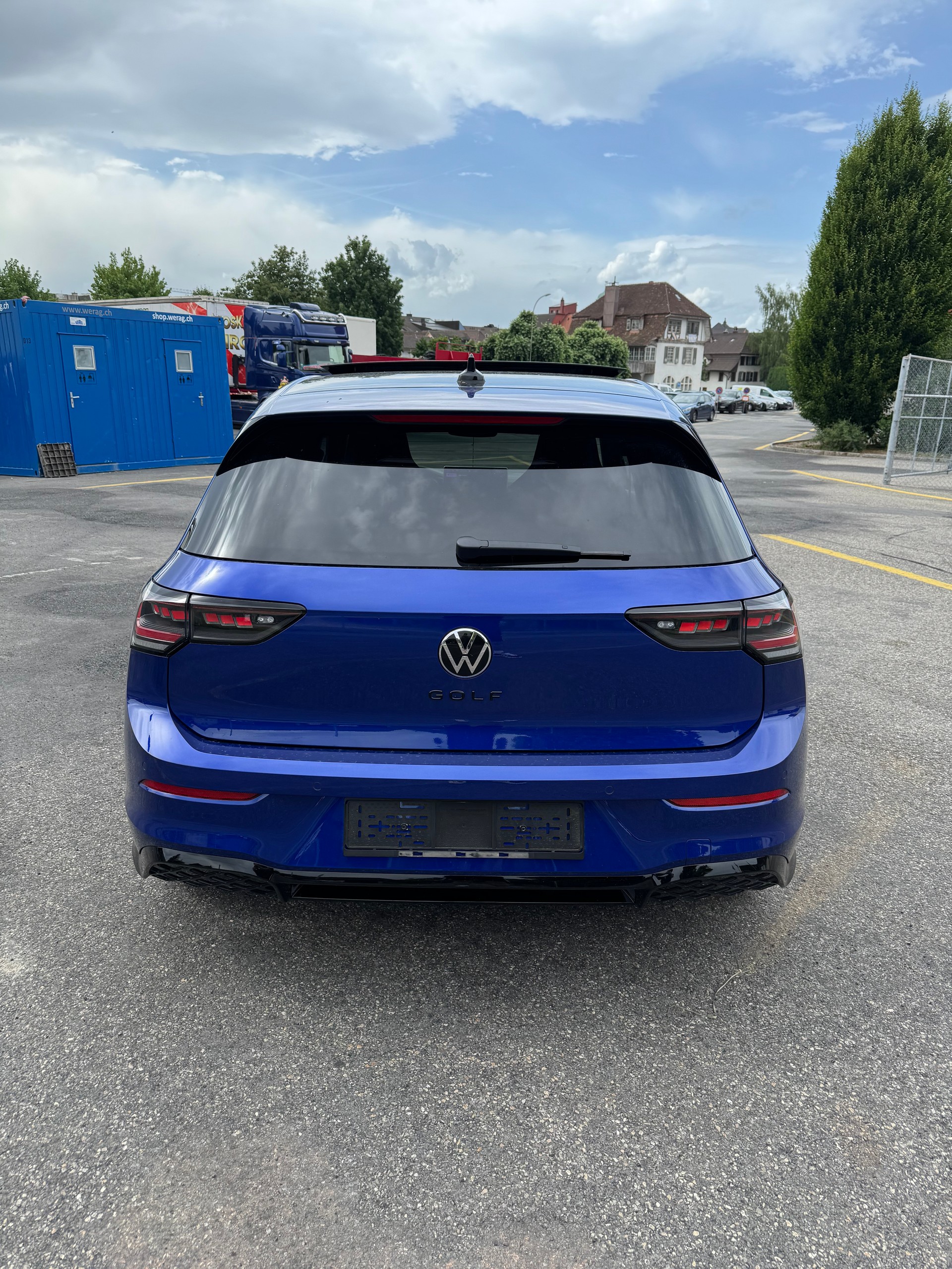 VW Golf 1.5 eTSI R-Line DSG-image-1
