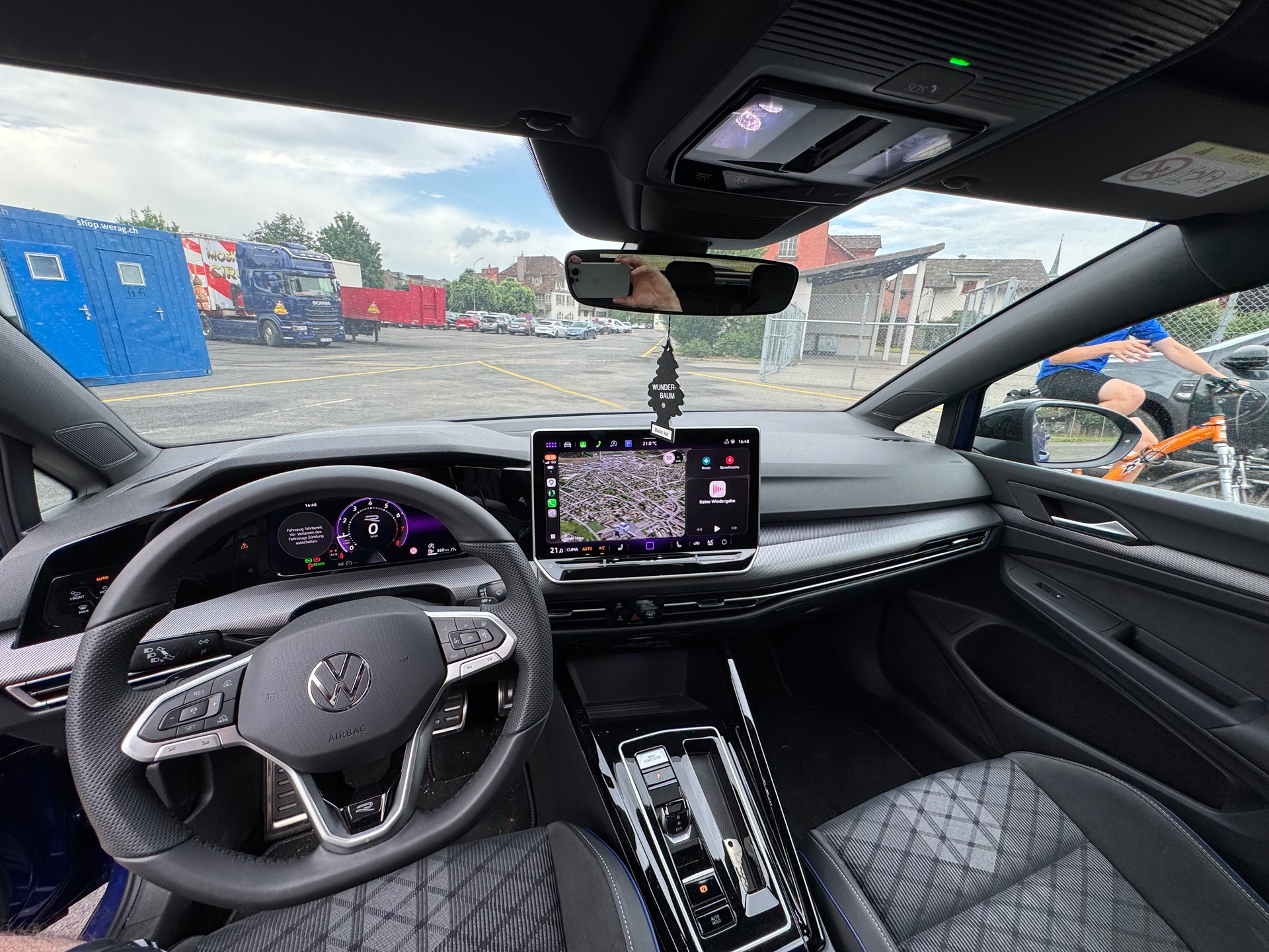 VW Golf 1.5 eTSI R-Line DSG-image-4