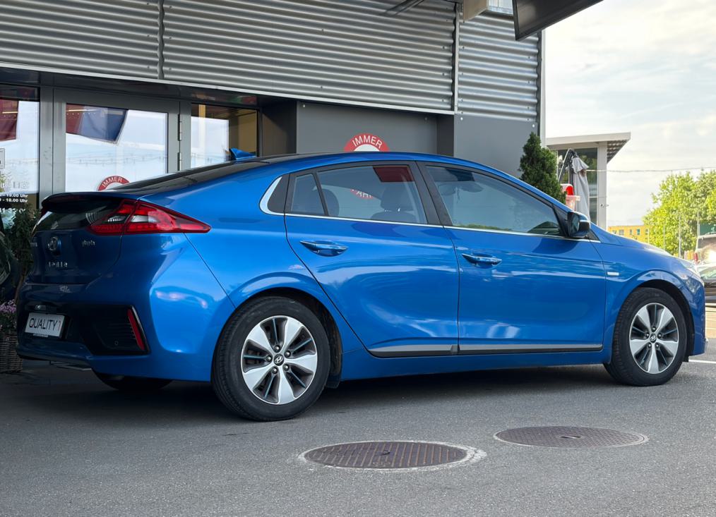HYUNDAI Ioniq 1.6 GDi Plug-In Hybrid EXklusiv-image-2
