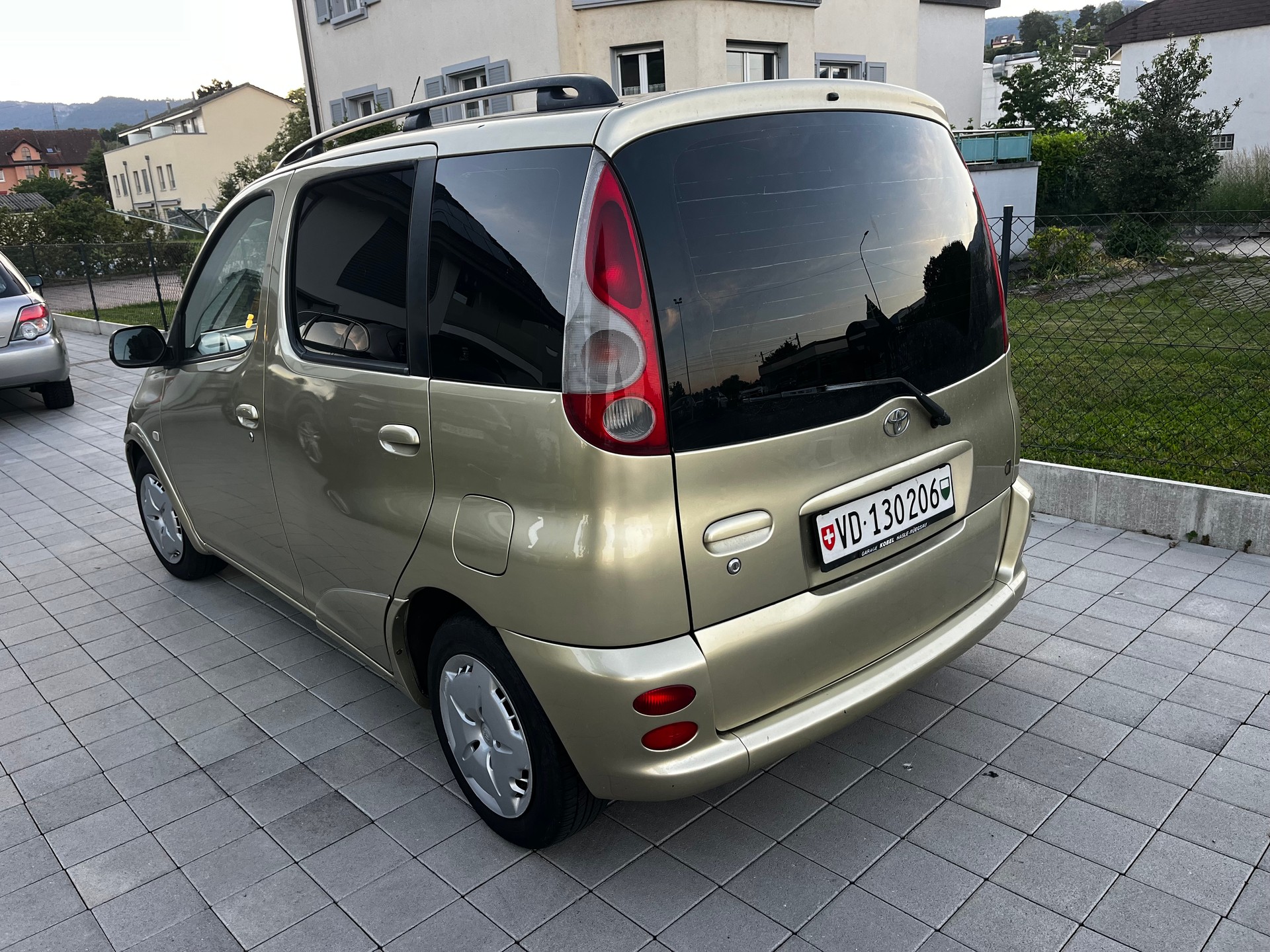 TOYOTA Yaris Verso 1.5 Linea Sol-image-3